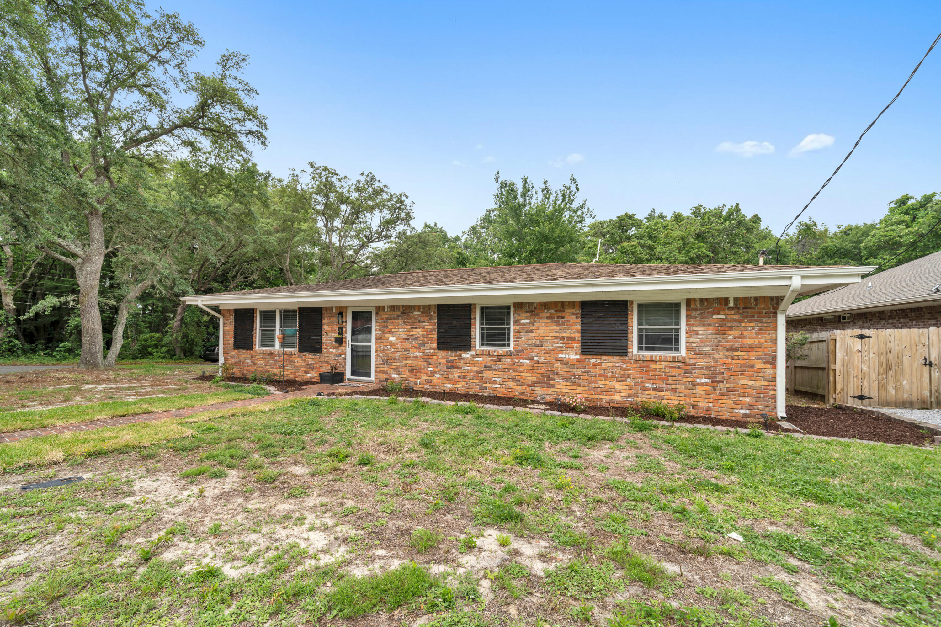 SPRINGHILL S/D LOT 23 - Residential Lease