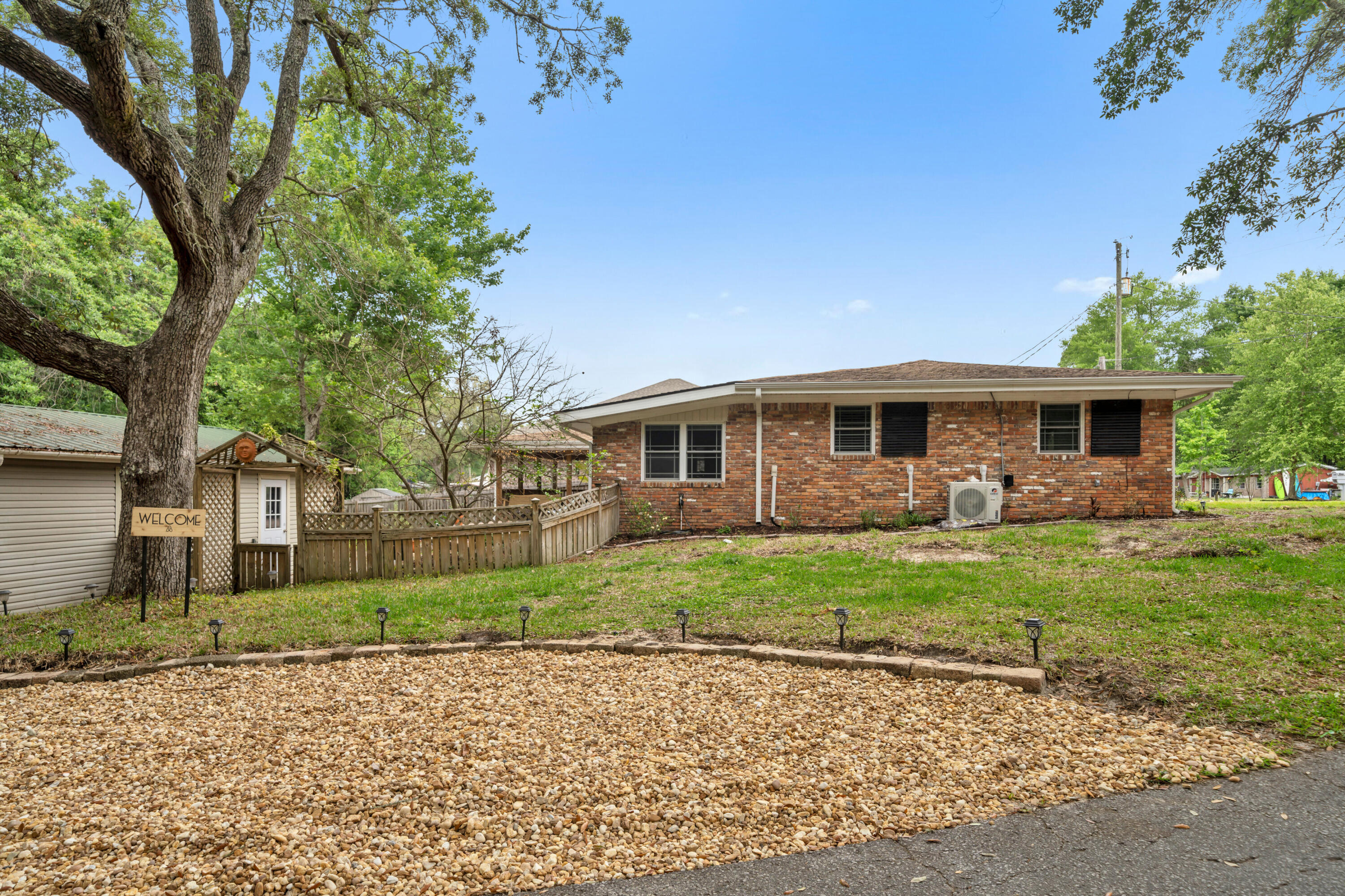 SPRINGHILL S/D LOT 23 - Residential Lease