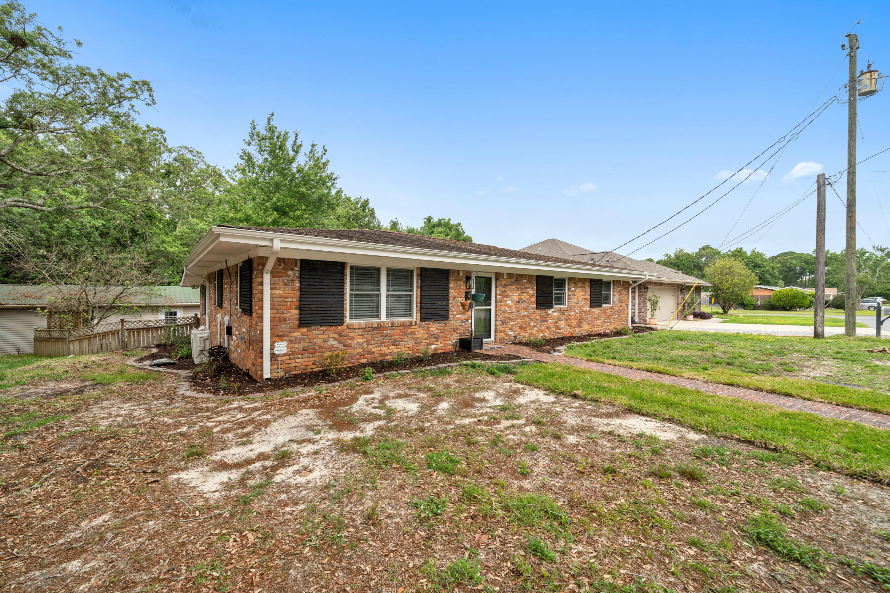 SPRINGHILL S/D LOT 23 - Residential Lease