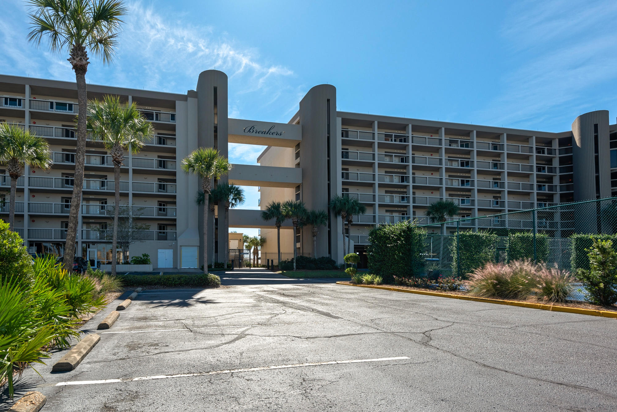 BREAKERS OF FWB PH 1 - Residential