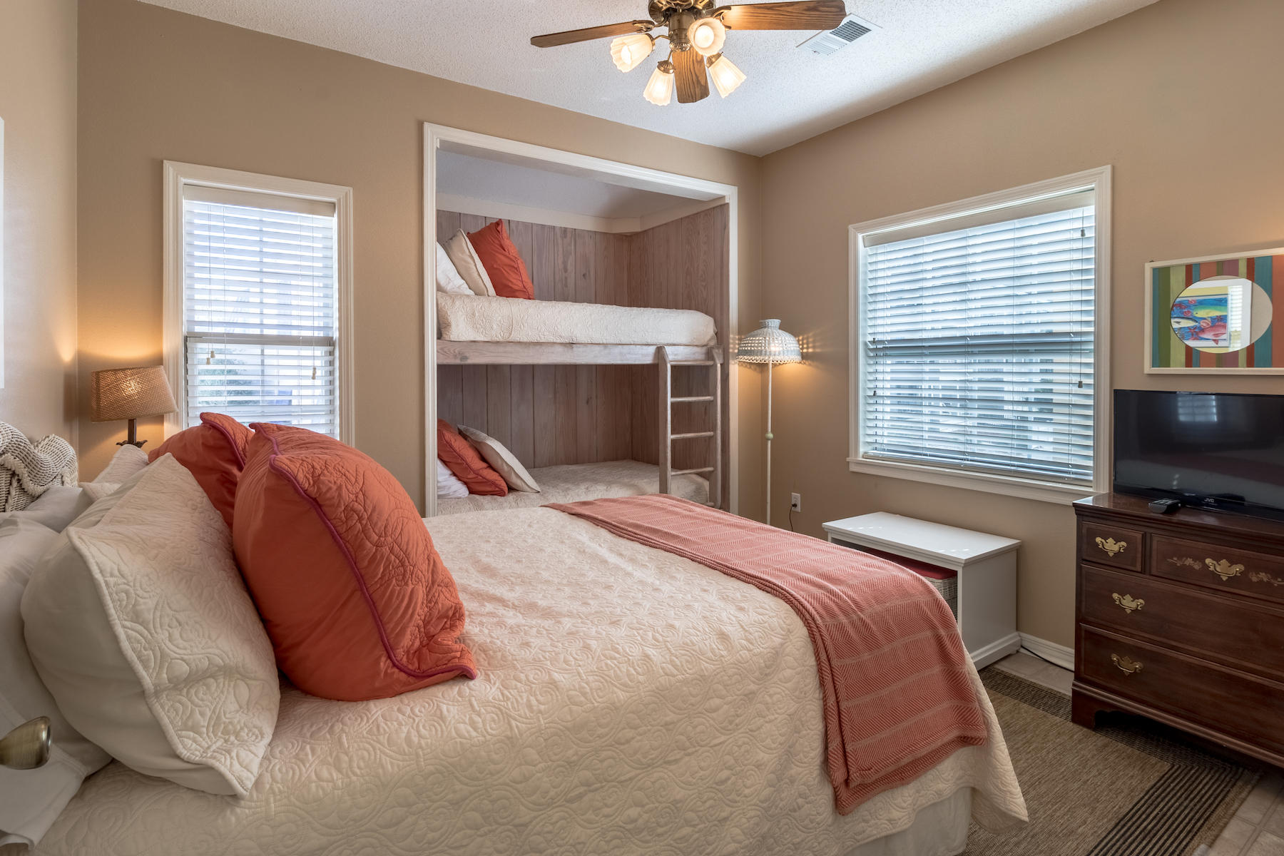 EASTERN LAKE S/D - Residential