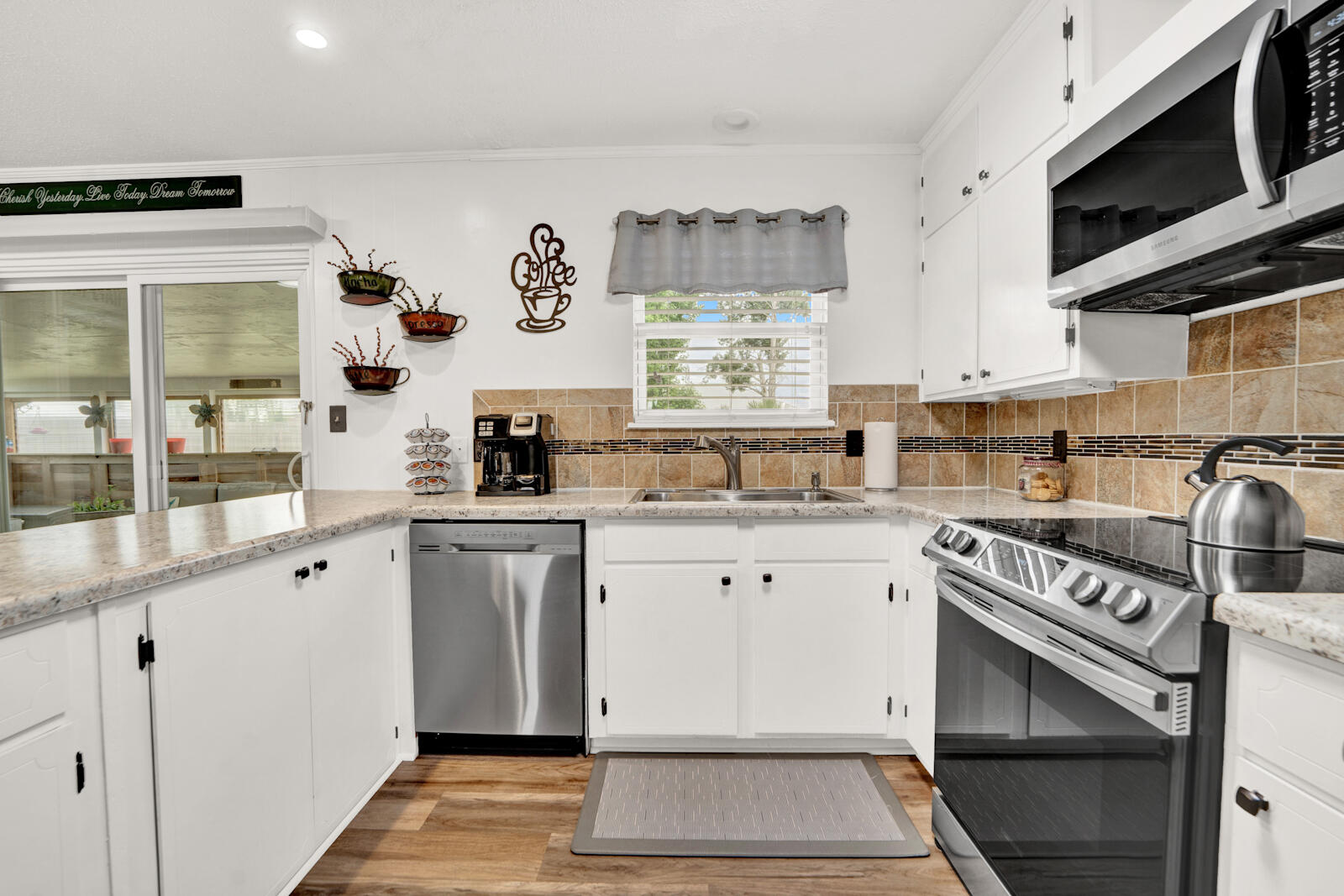 MORRIS MANOR ESTATES UNIT 4 - Residential