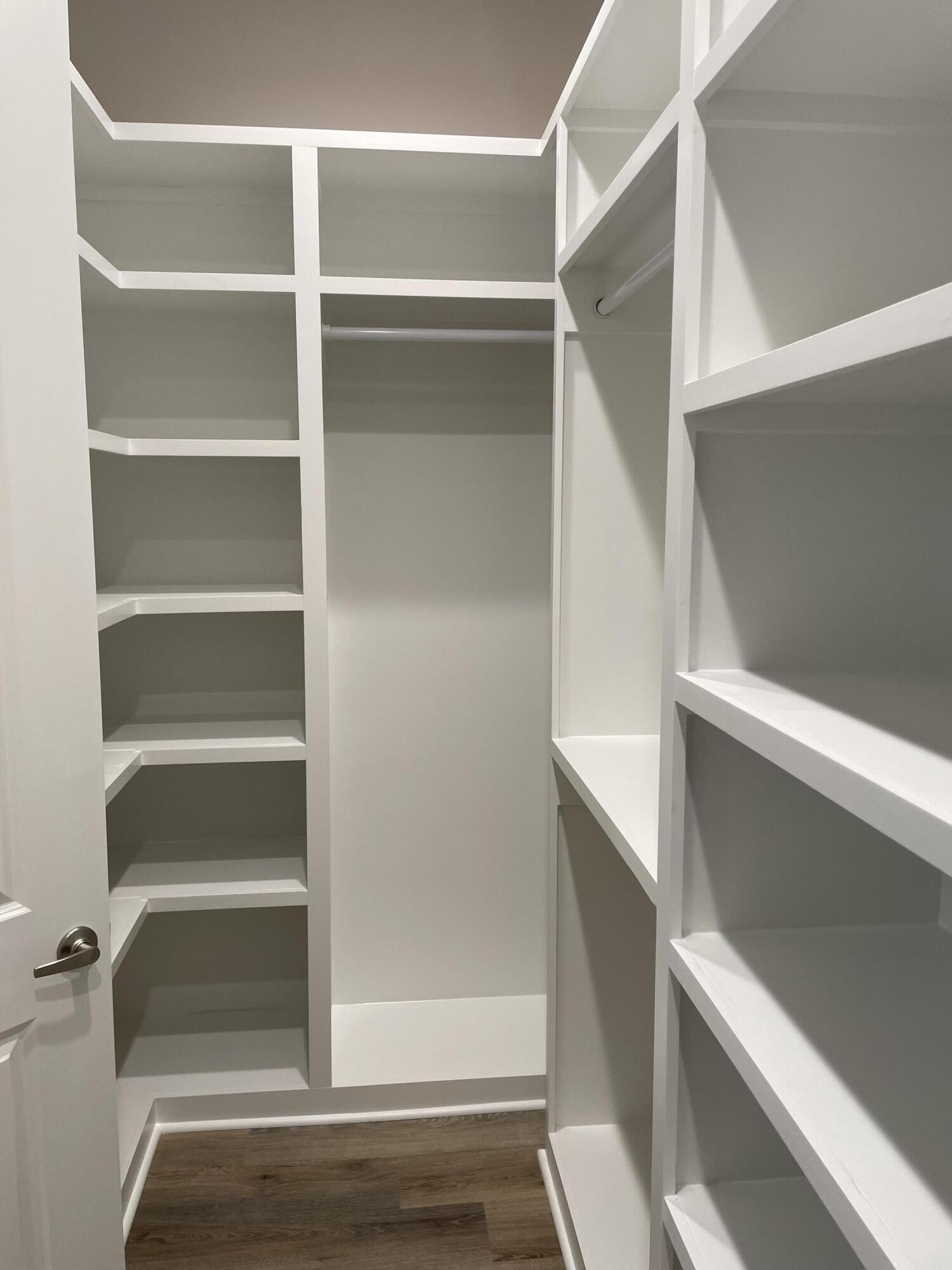 HIDDEN GROVE - Residential