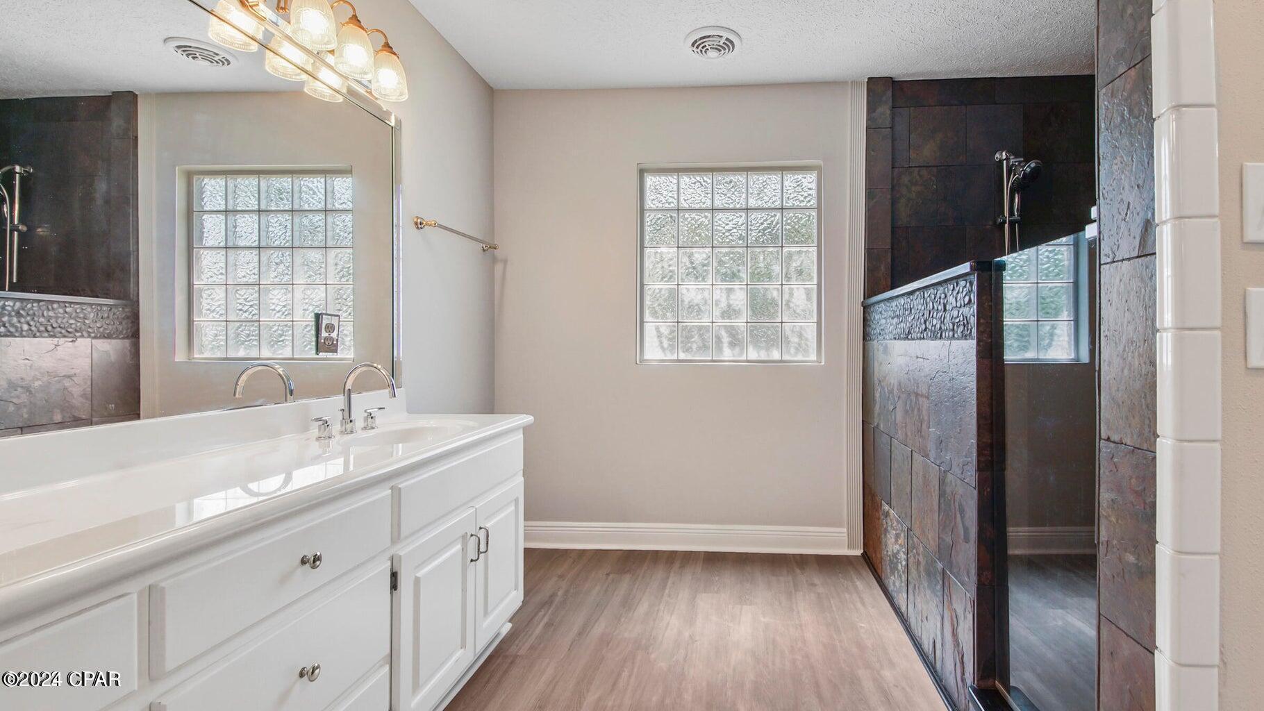 COLONY CLUB HARBOUR PH 3 - Residential Lease