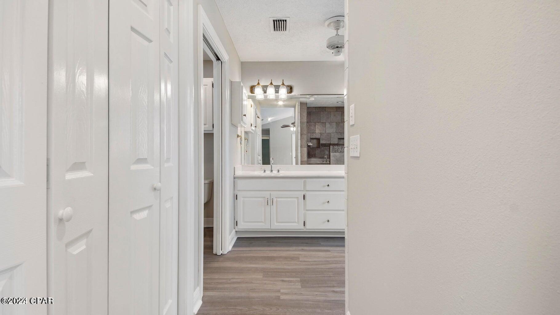 COLONY CLUB HARBOUR PH 3 - Residential Lease