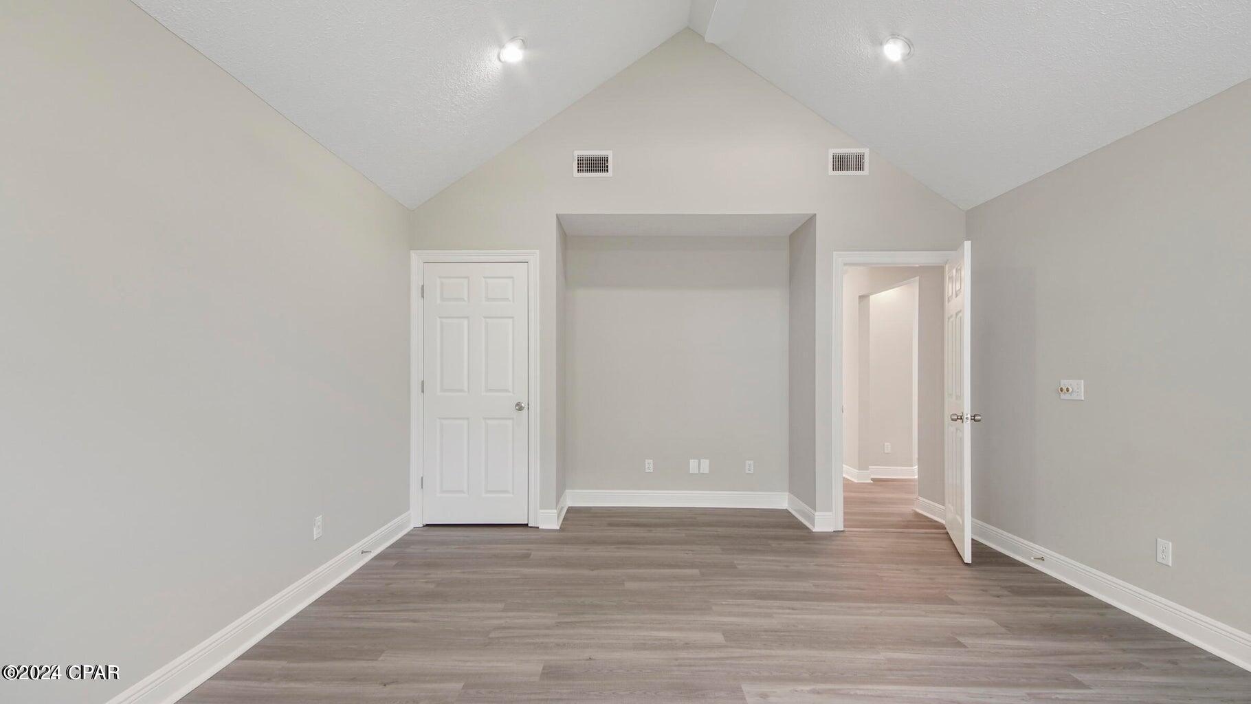 COLONY CLUB HARBOUR PH 3 - Residential Lease