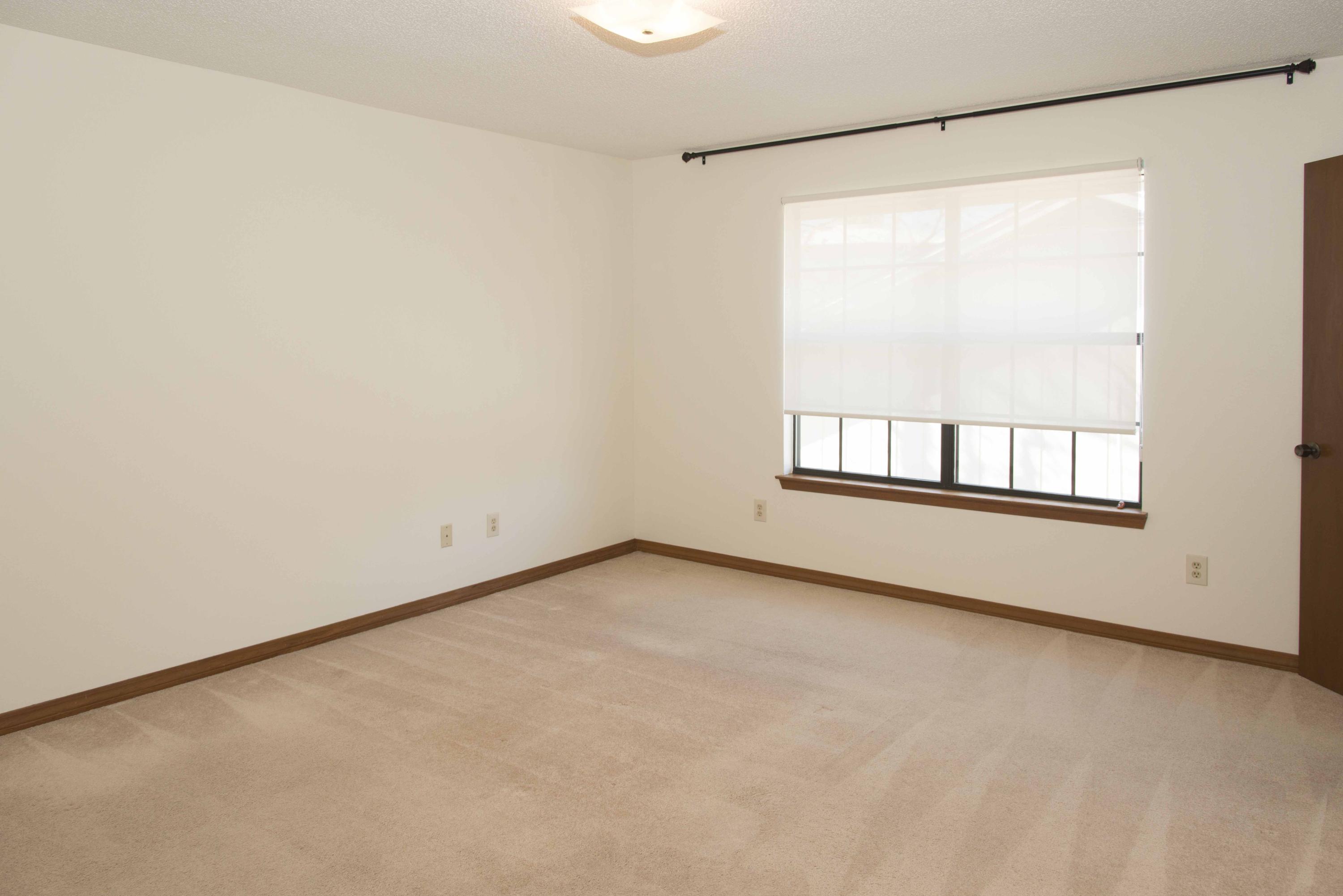 WOODLAND PARK ESTATES - Residential Lease