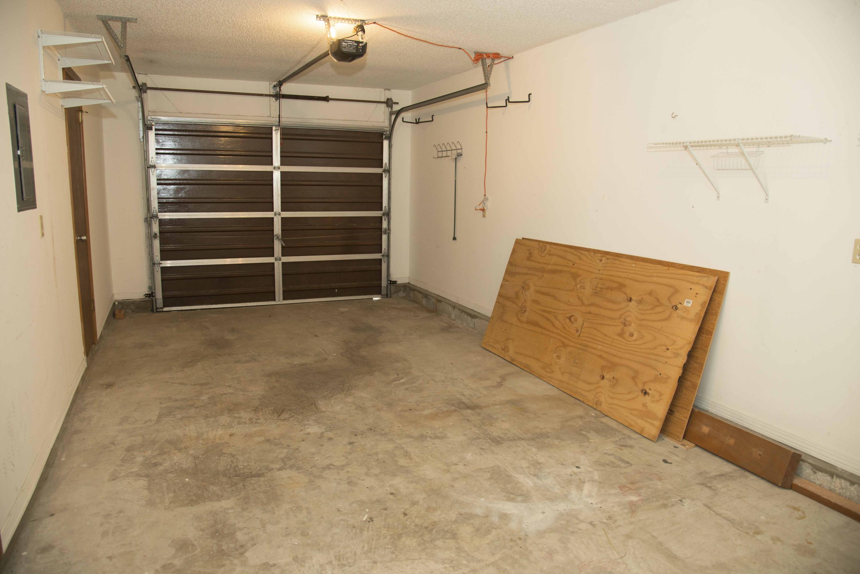 WOODLAND PARK ESTATES - Residential Lease