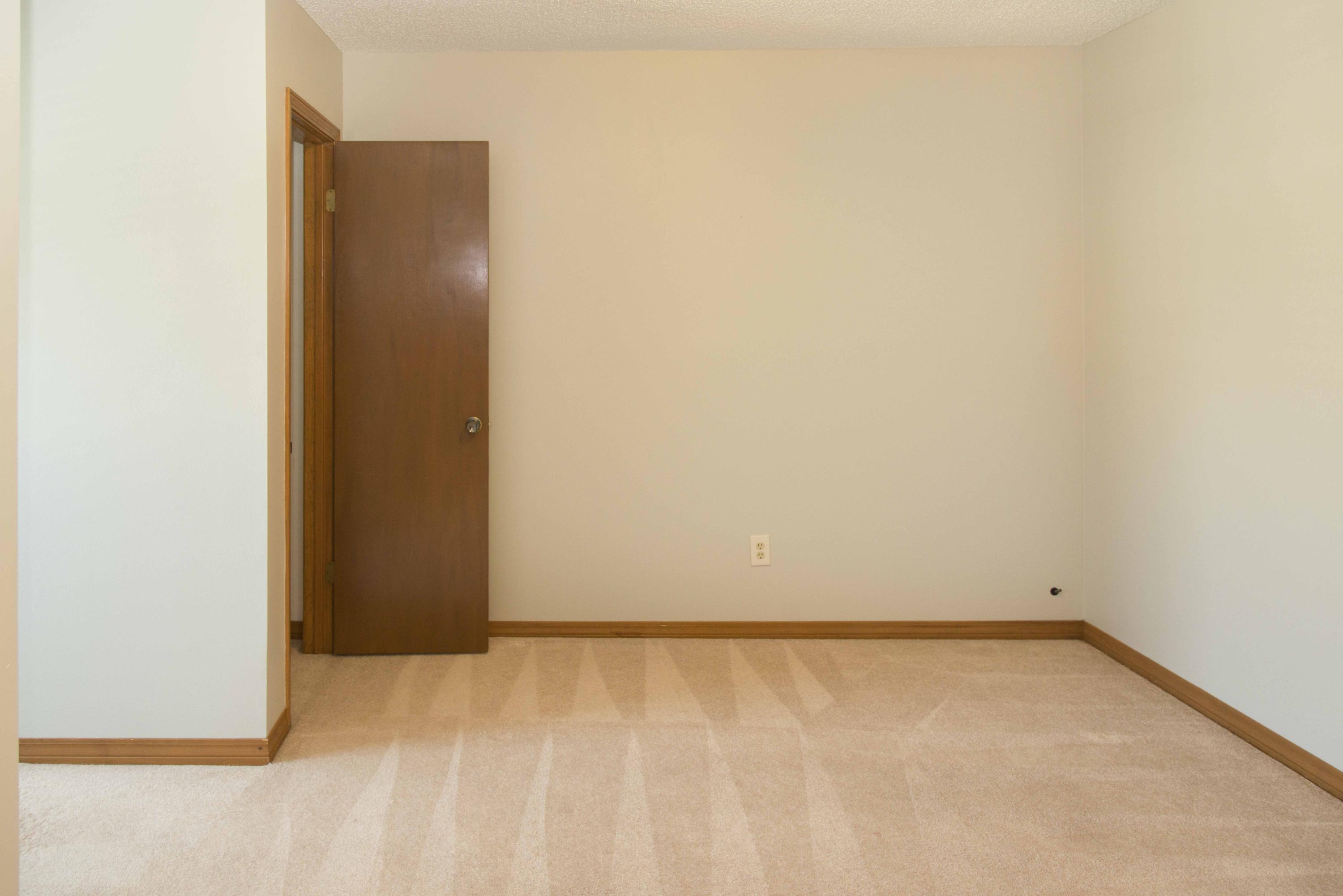 WOODLAND PARK ESTATES - Residential Lease