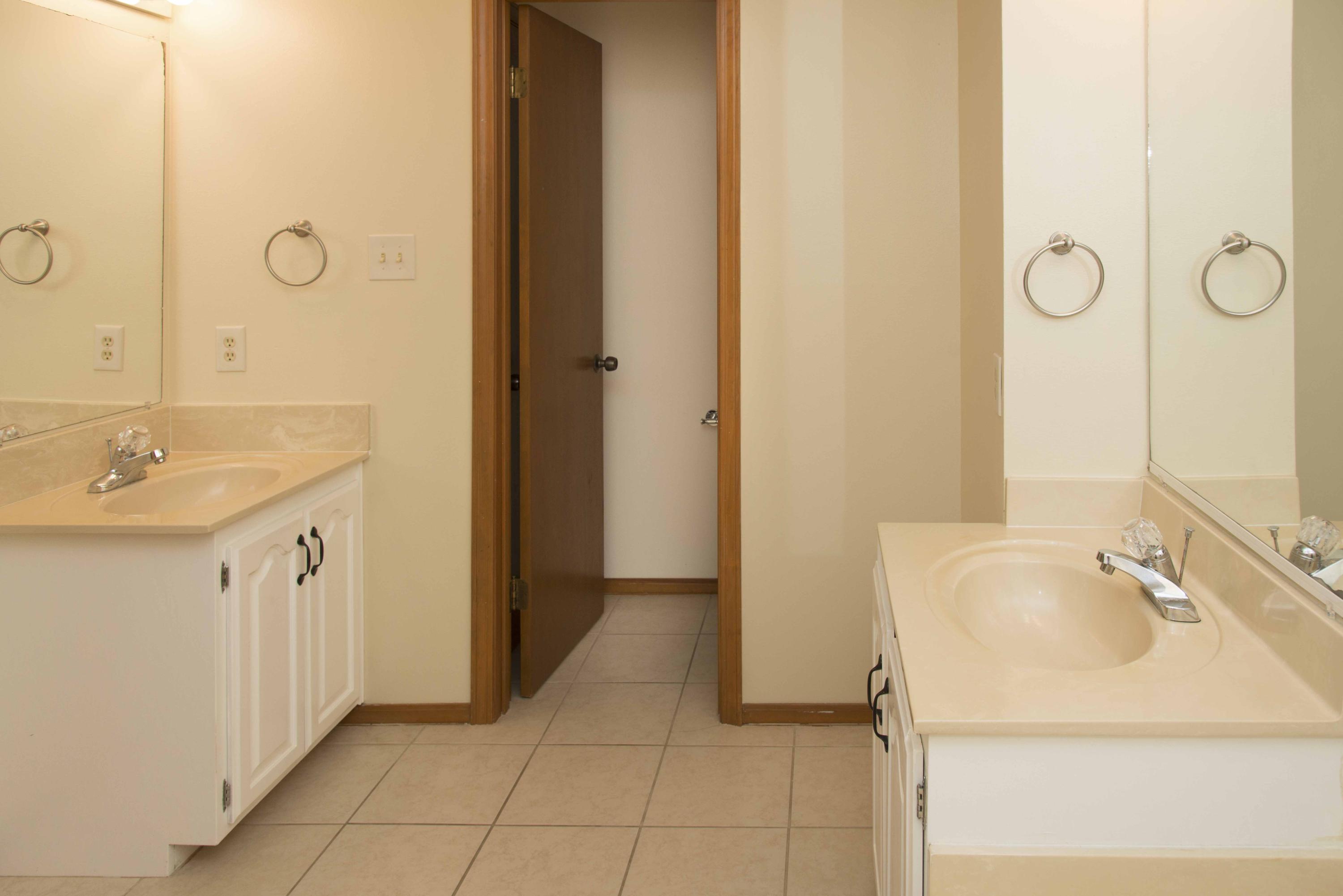 WOODLAND PARK ESTATES - Residential Lease