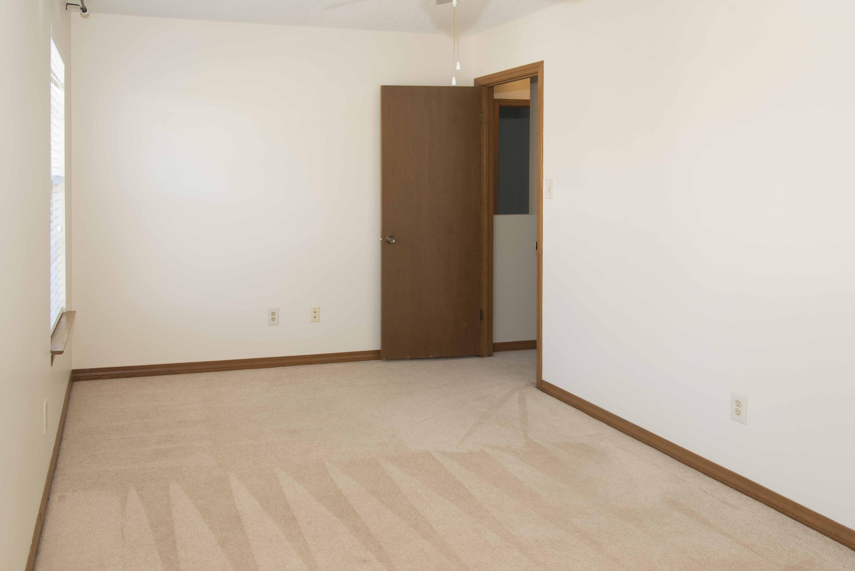 WOODLAND PARK ESTATES - Residential Lease