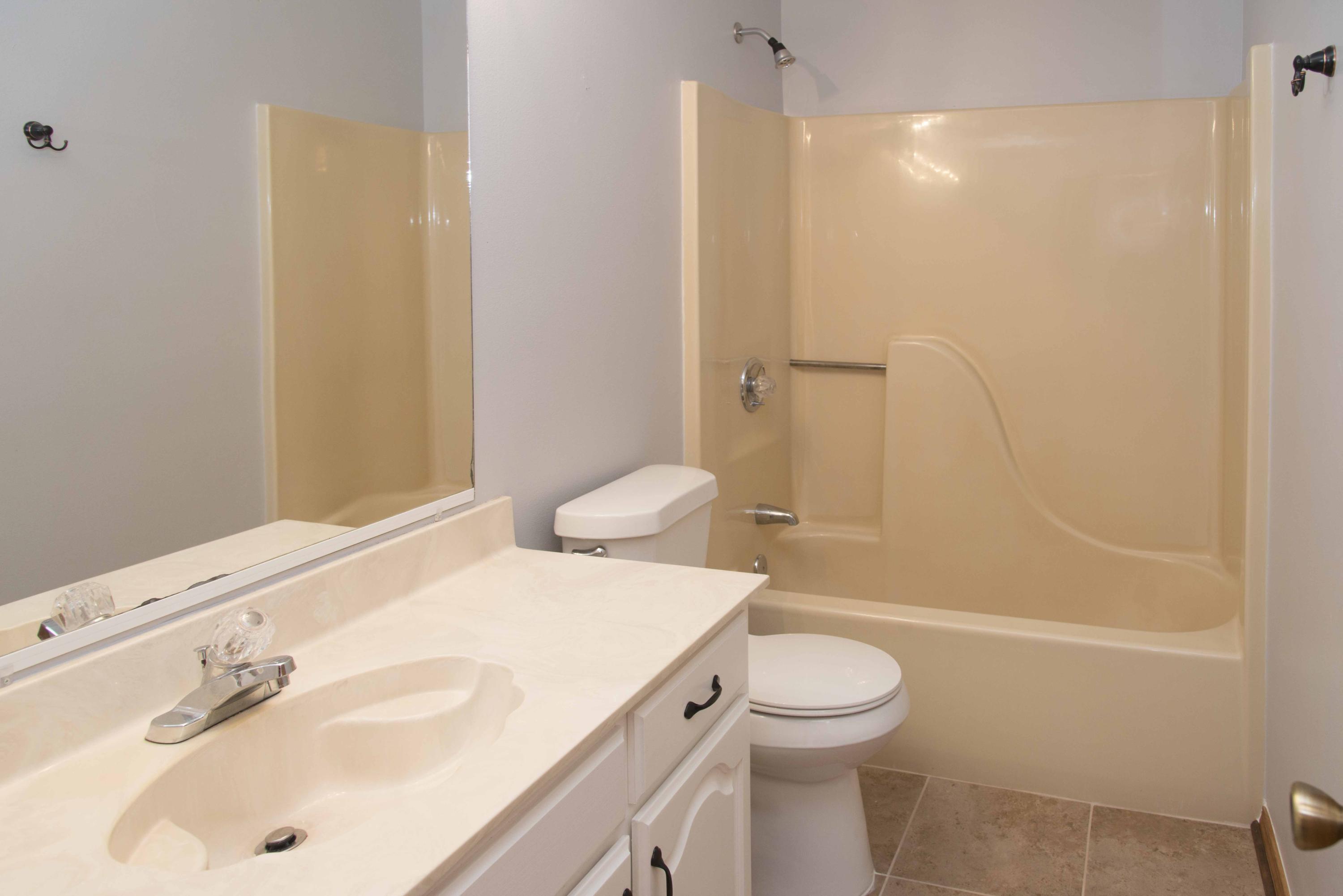 WOODLAND PARK ESTATES - Residential Lease