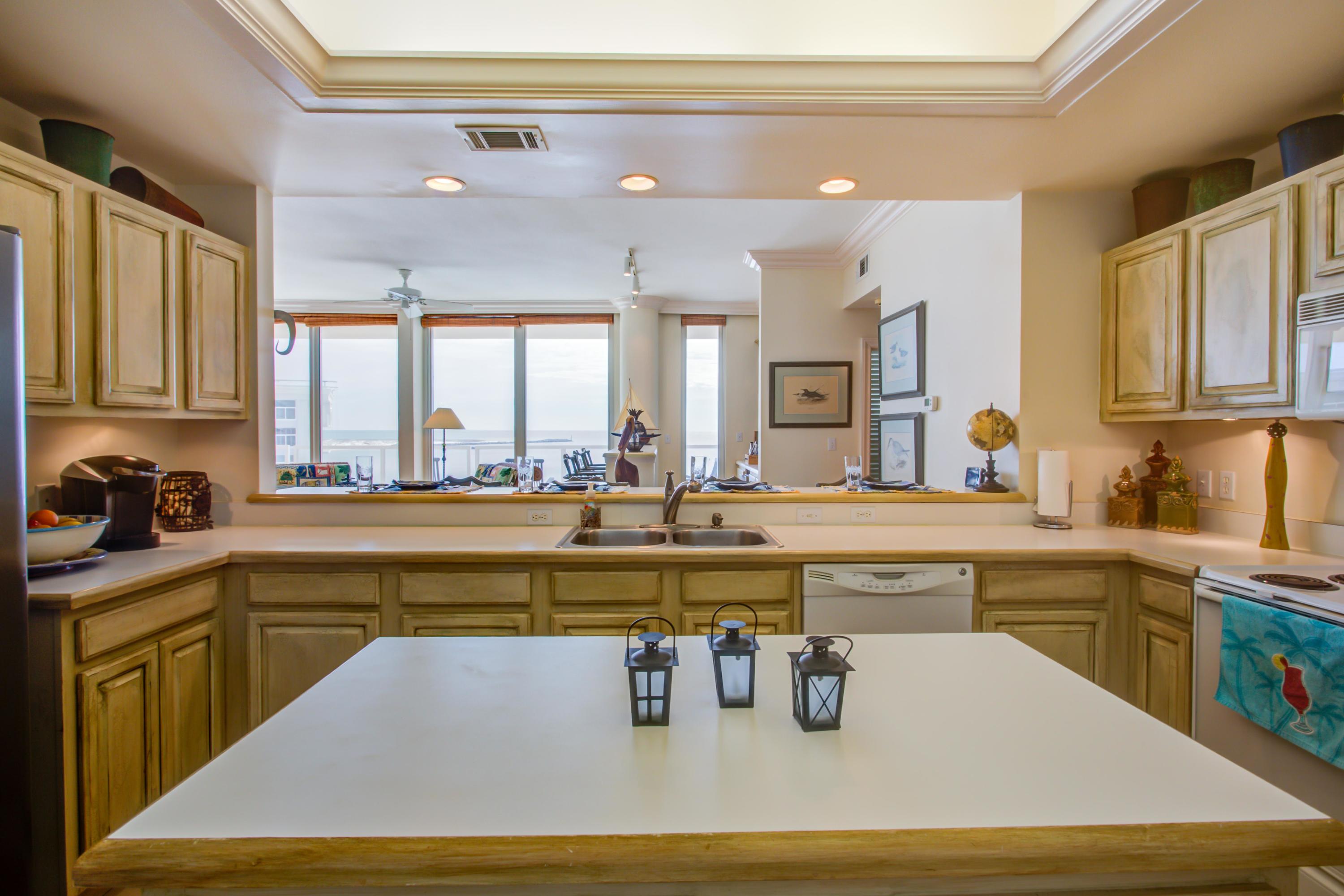 EAST PASS TOWERS CONDO PH 2 - Residential
