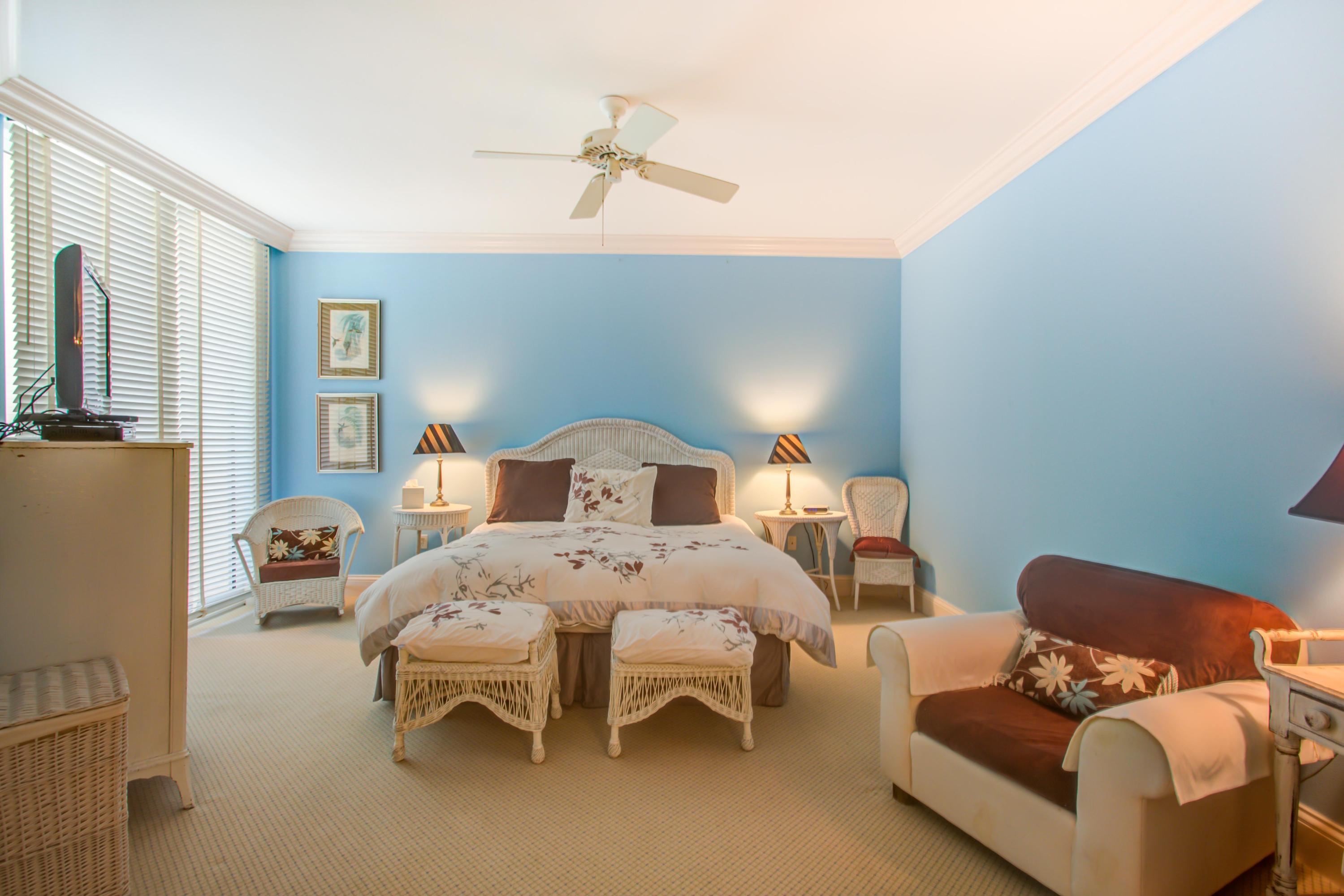 EAST PASS TOWERS CONDO PH 2 - Residential