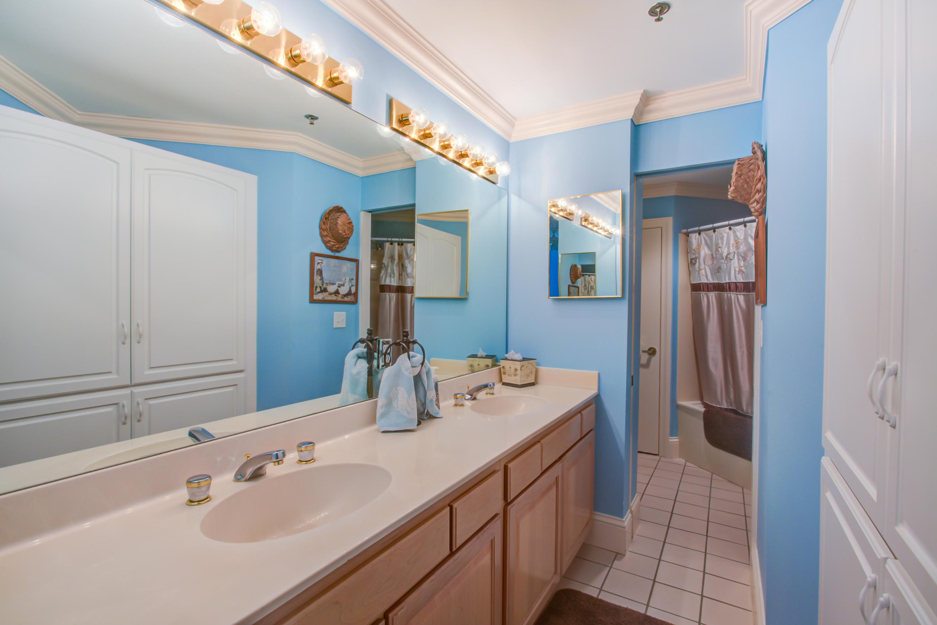EAST PASS TOWERS CONDO PH 2 - Residential