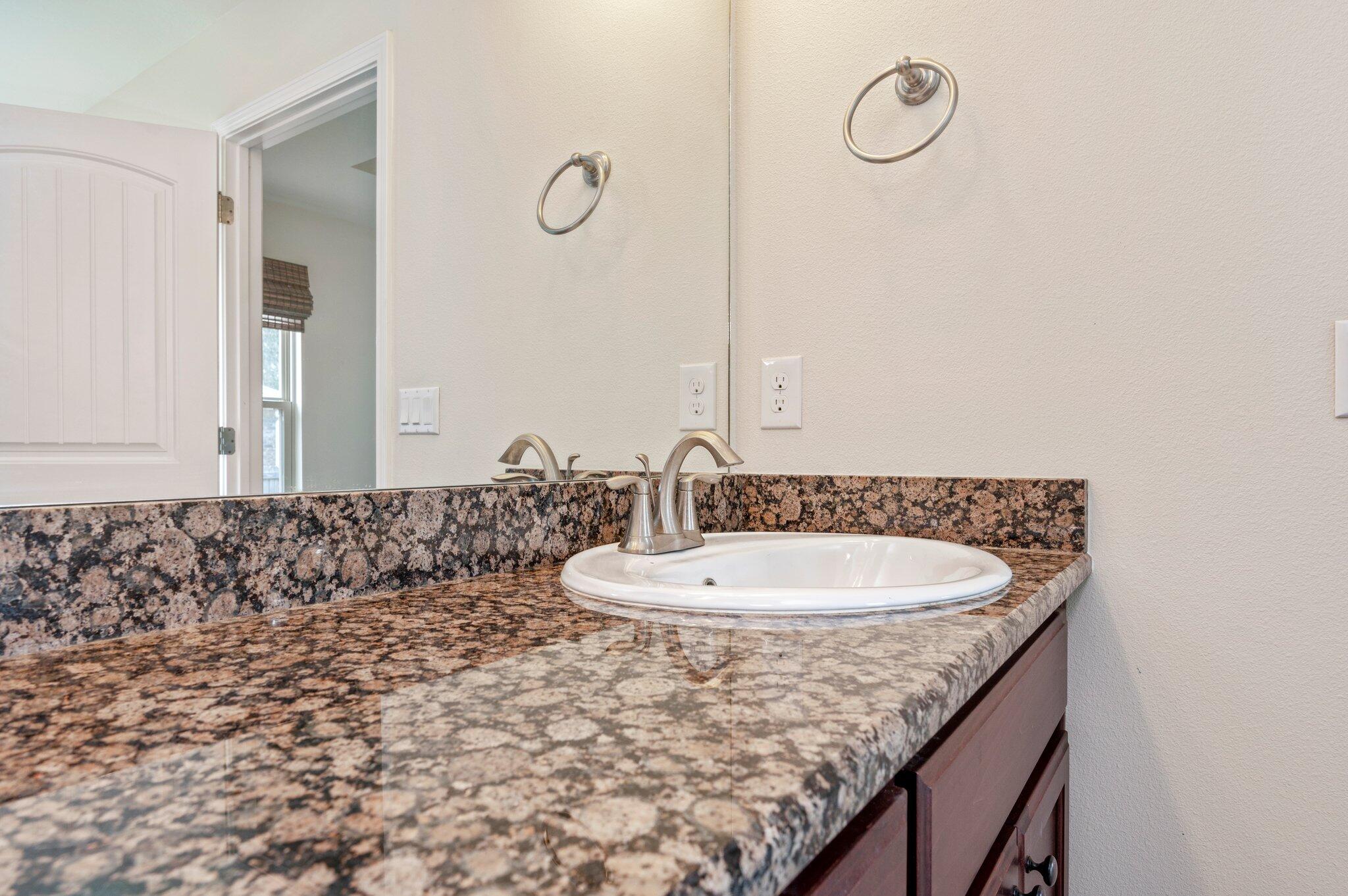 HOLLEY BY THE SEA - Residential