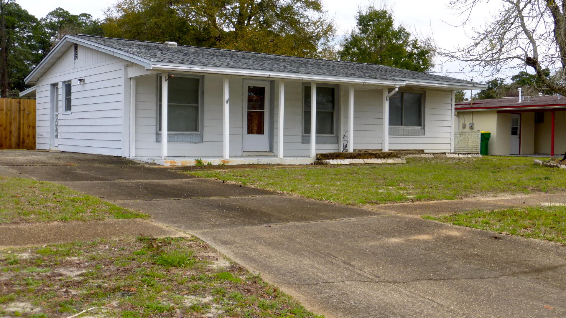 OAK TREE PARK - Residential