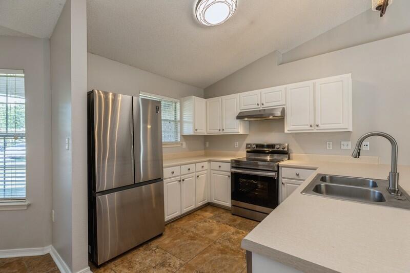 BRIGHTON OAKS - Residential