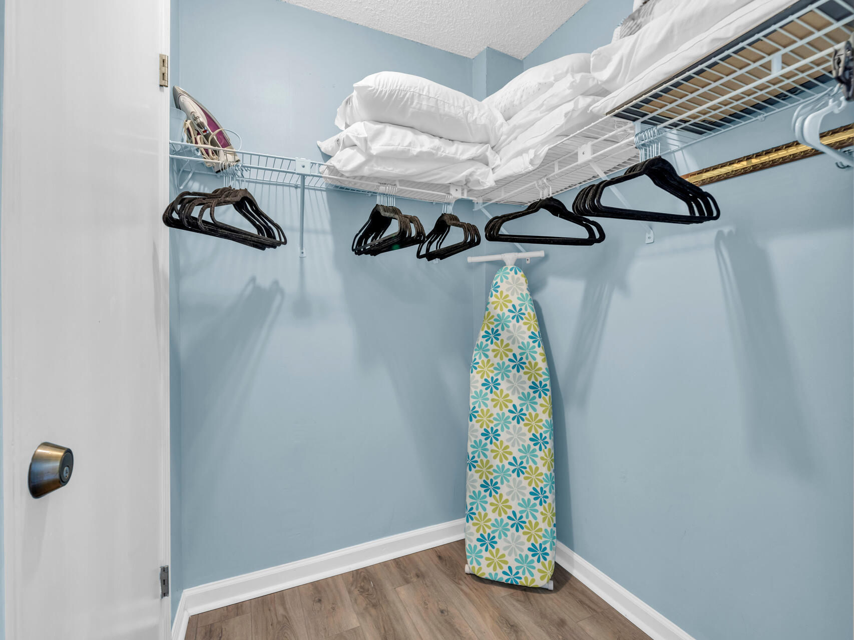 SEACHASE CONDO - Residential