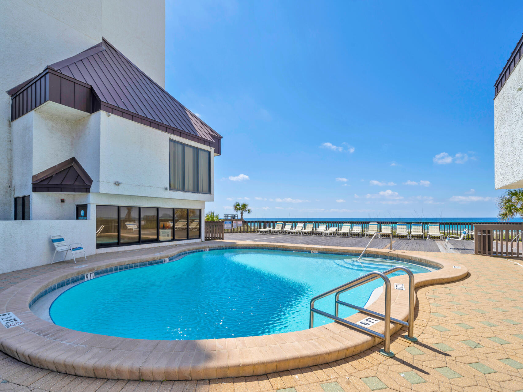 SEACHASE CONDO - Residential