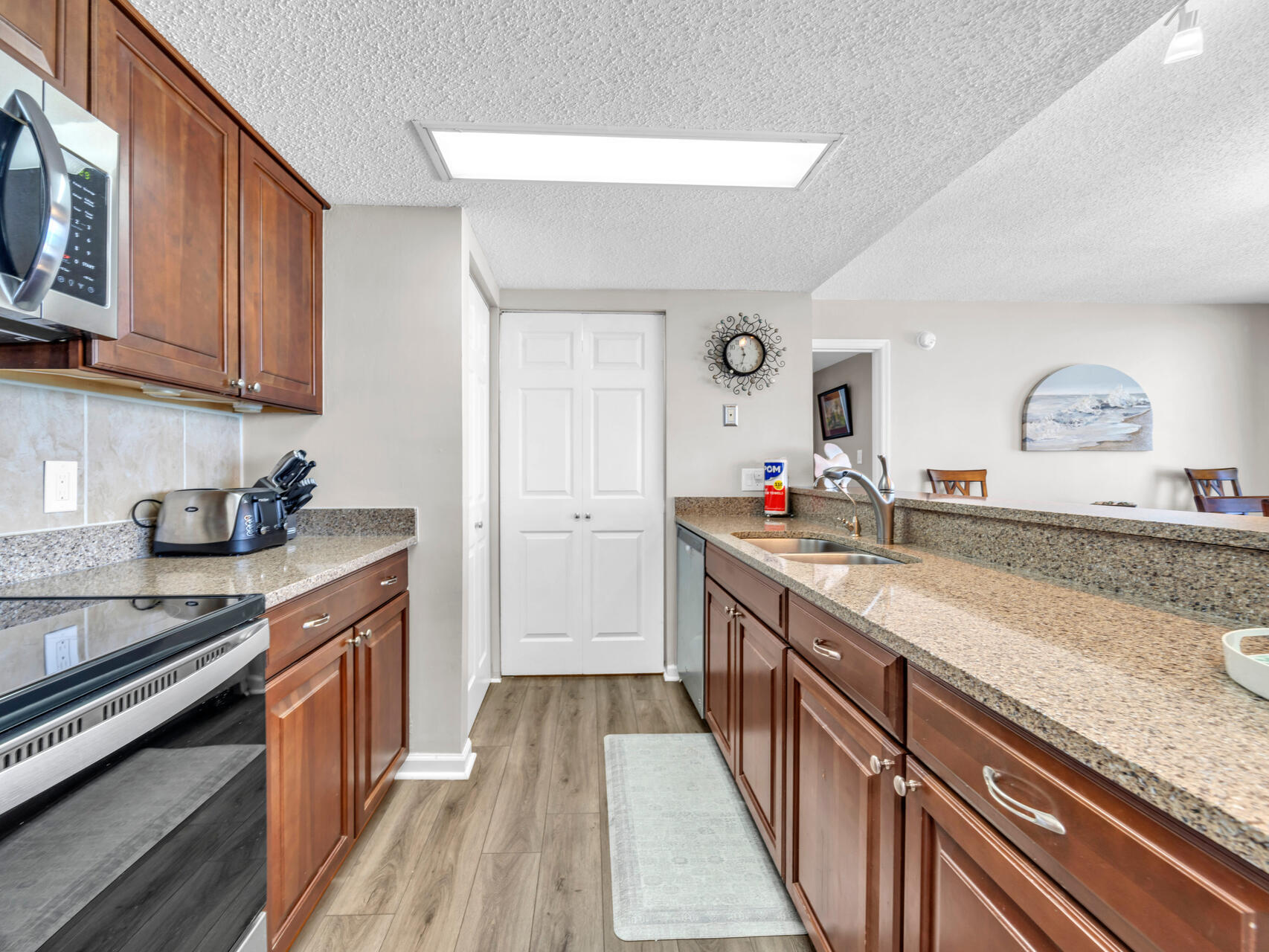 SEACHASE CONDO - Residential