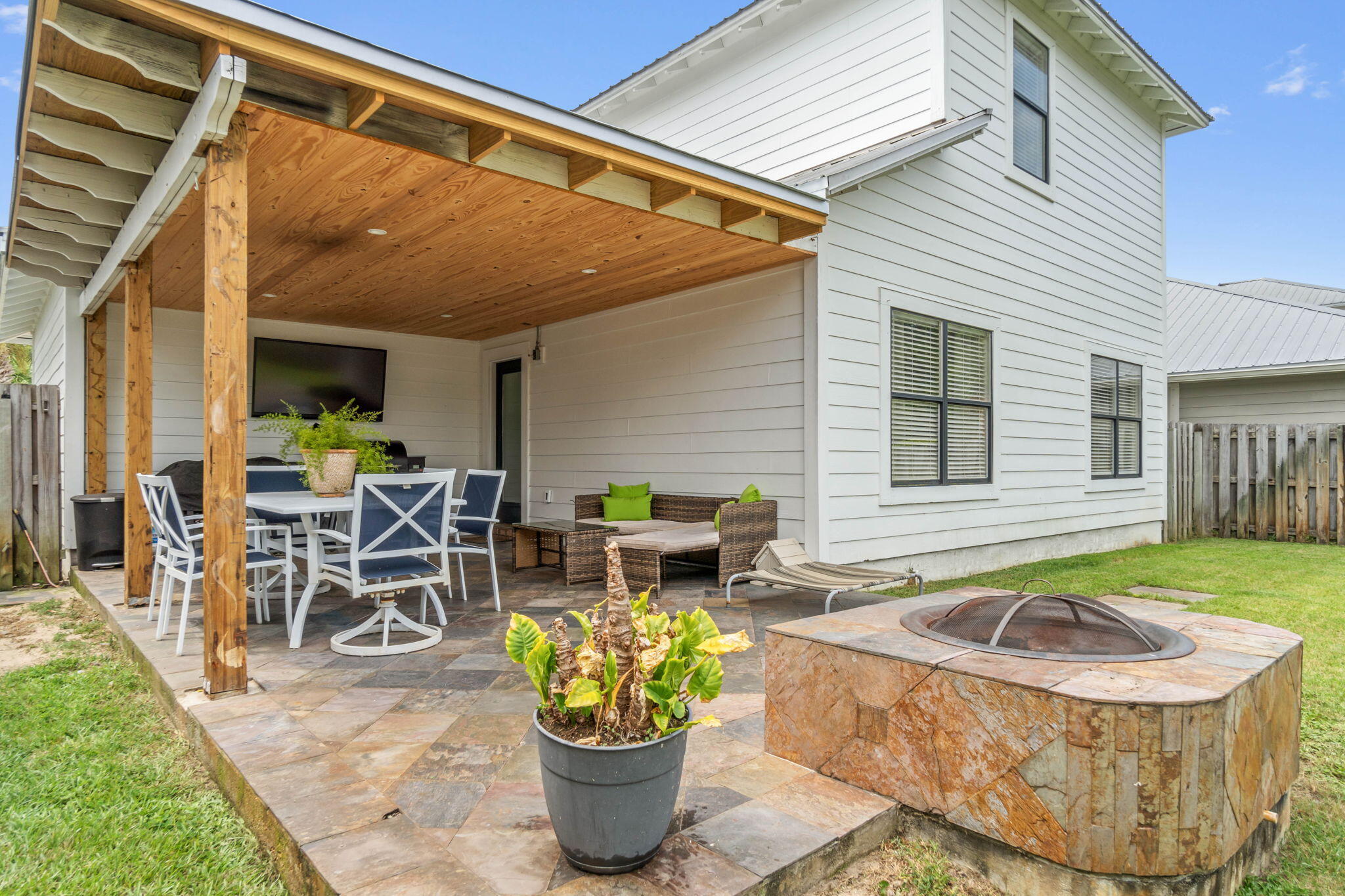 EAGLE BAY - Residential