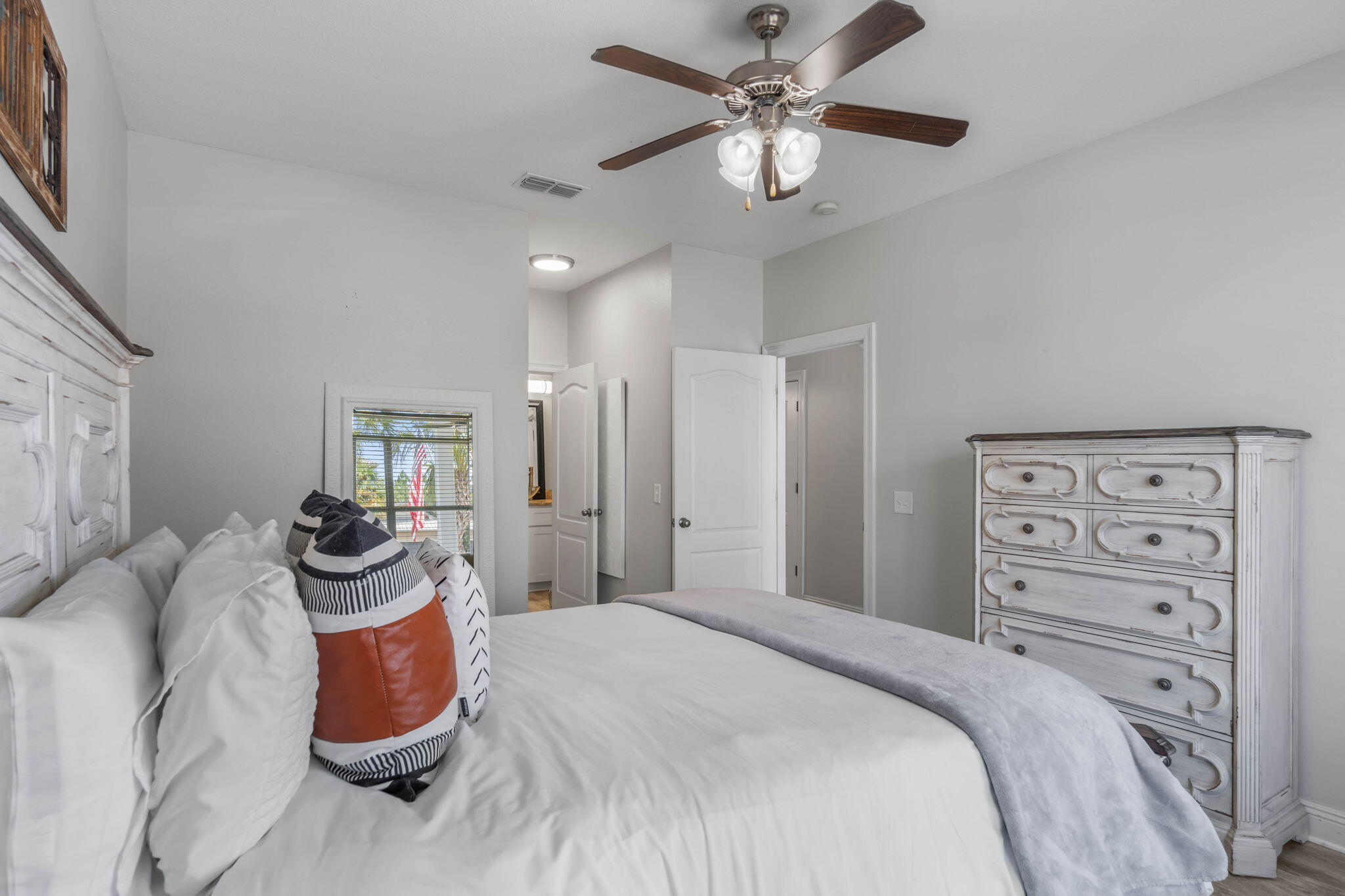 EAGLE BAY - Residential