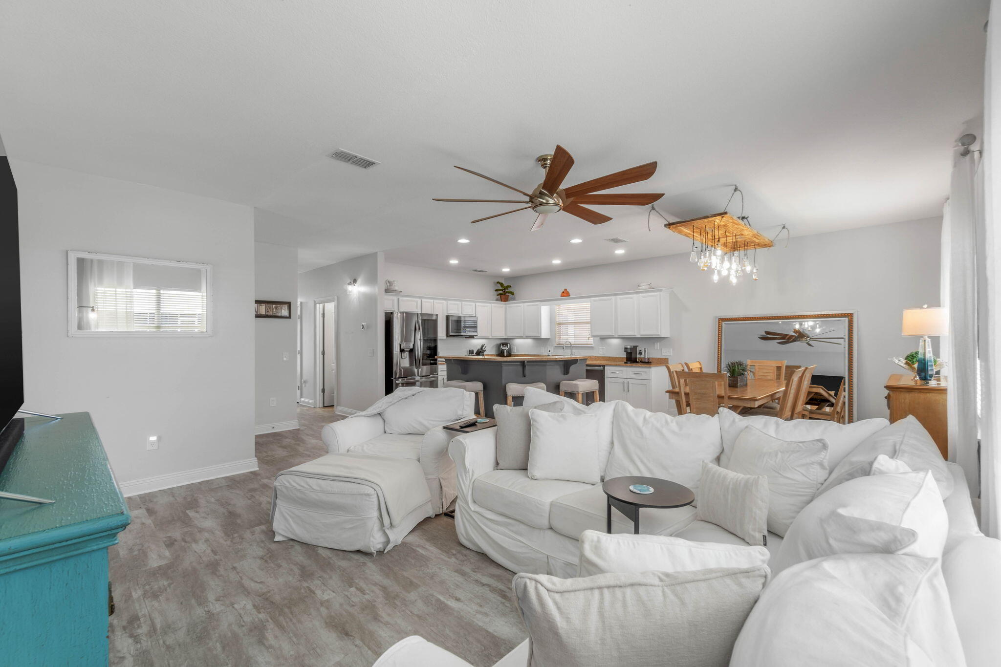 EAGLE BAY - Residential