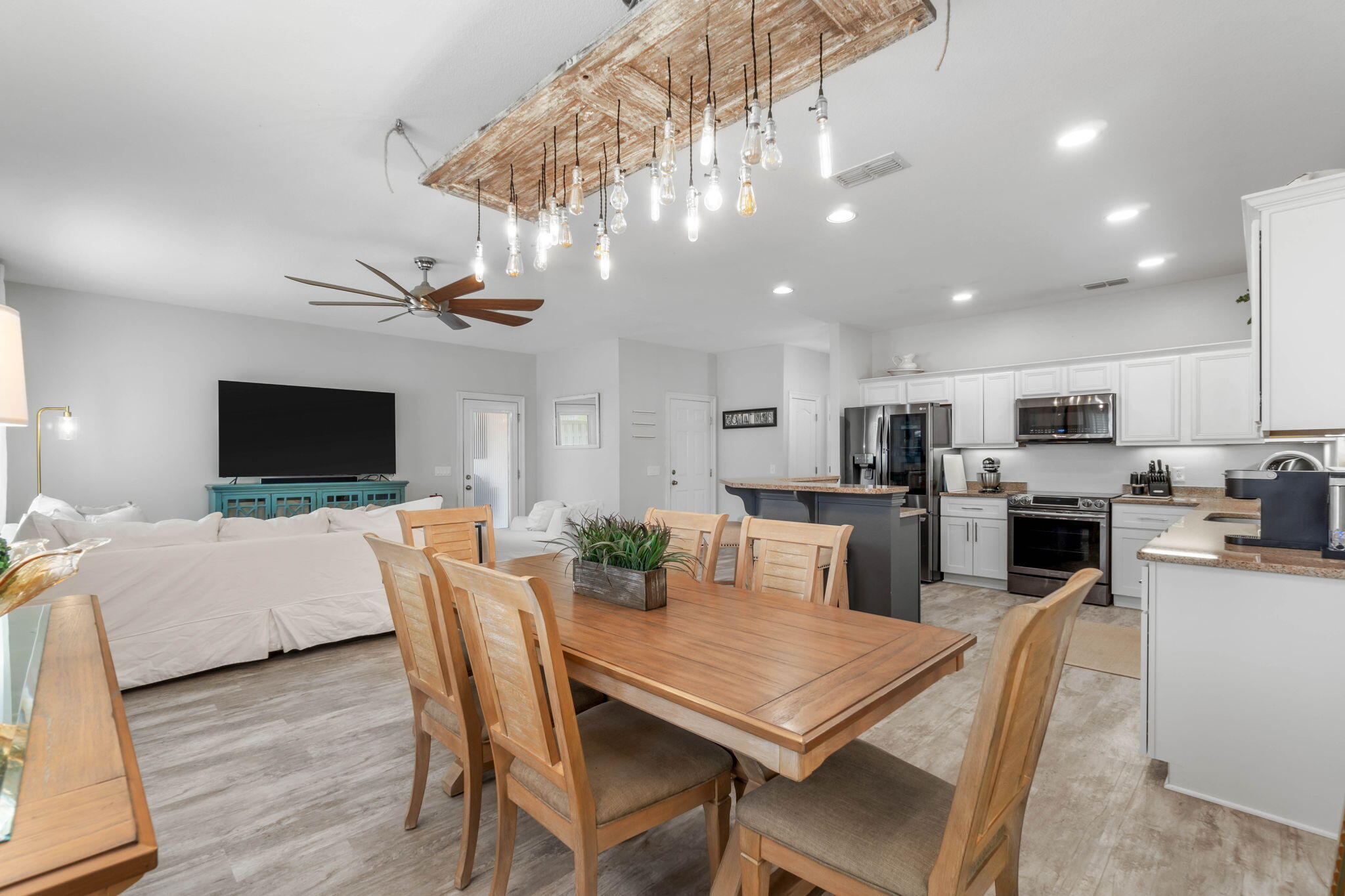 EAGLE BAY - Residential