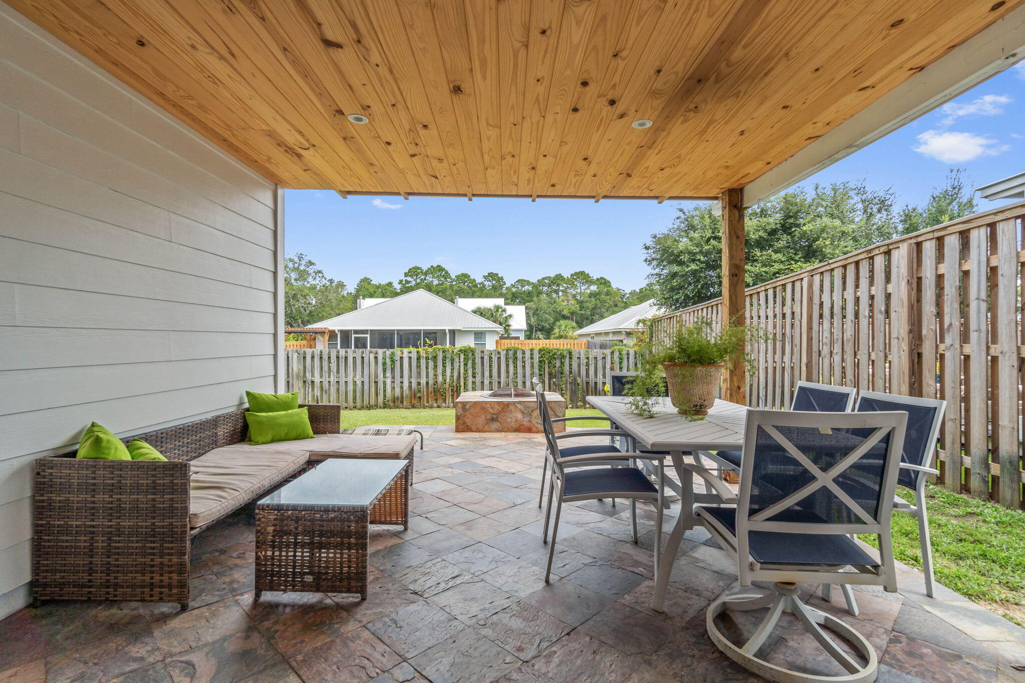 EAGLE BAY - Residential
