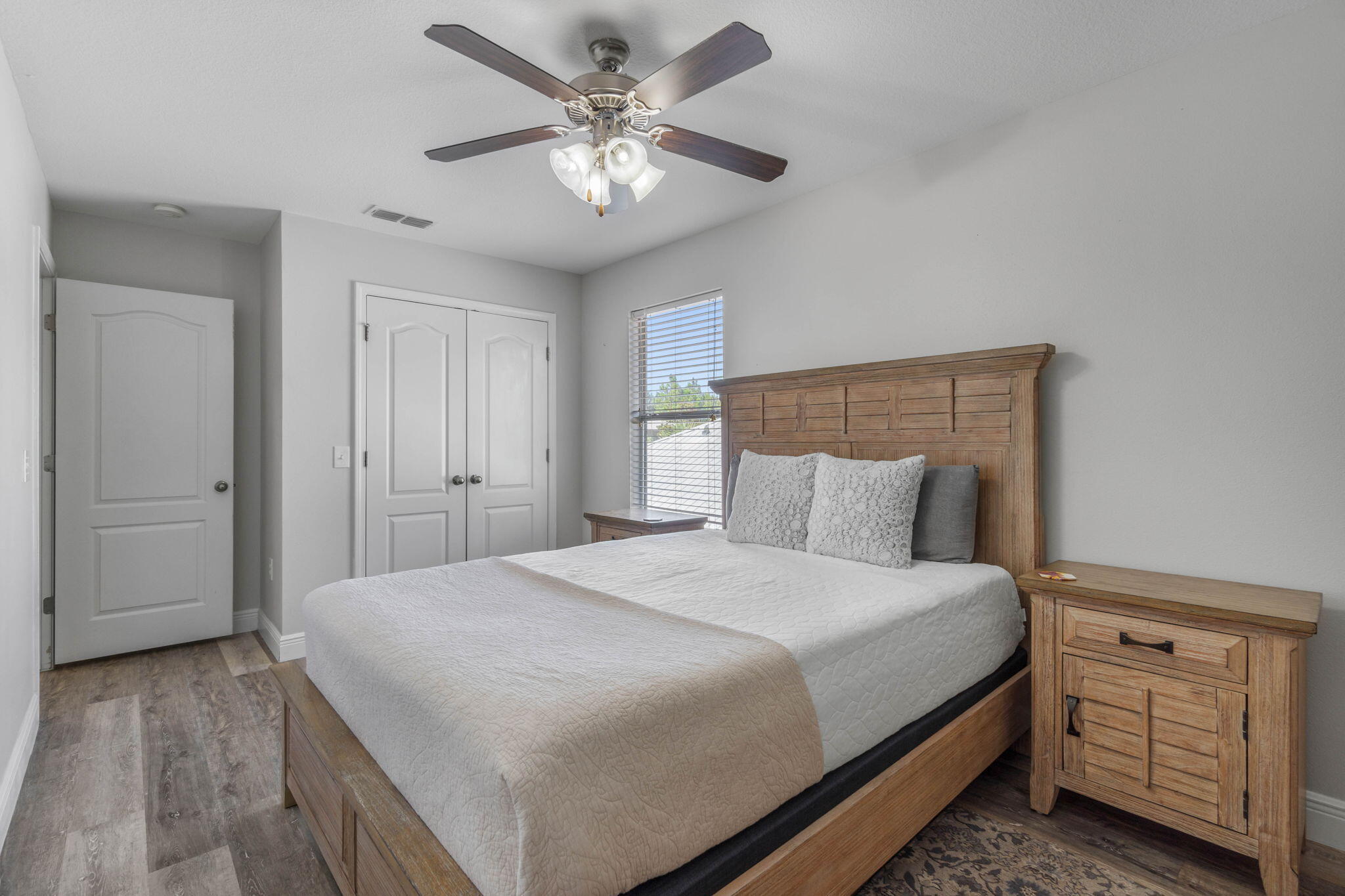 EAGLE BAY - Residential