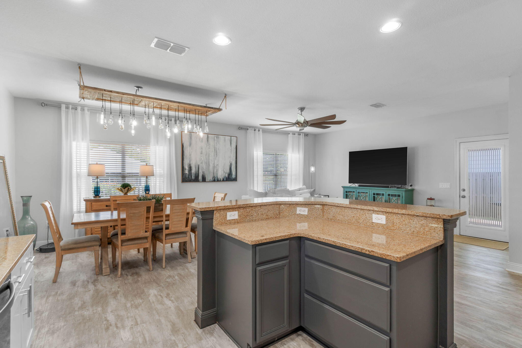 EAGLE BAY - Residential