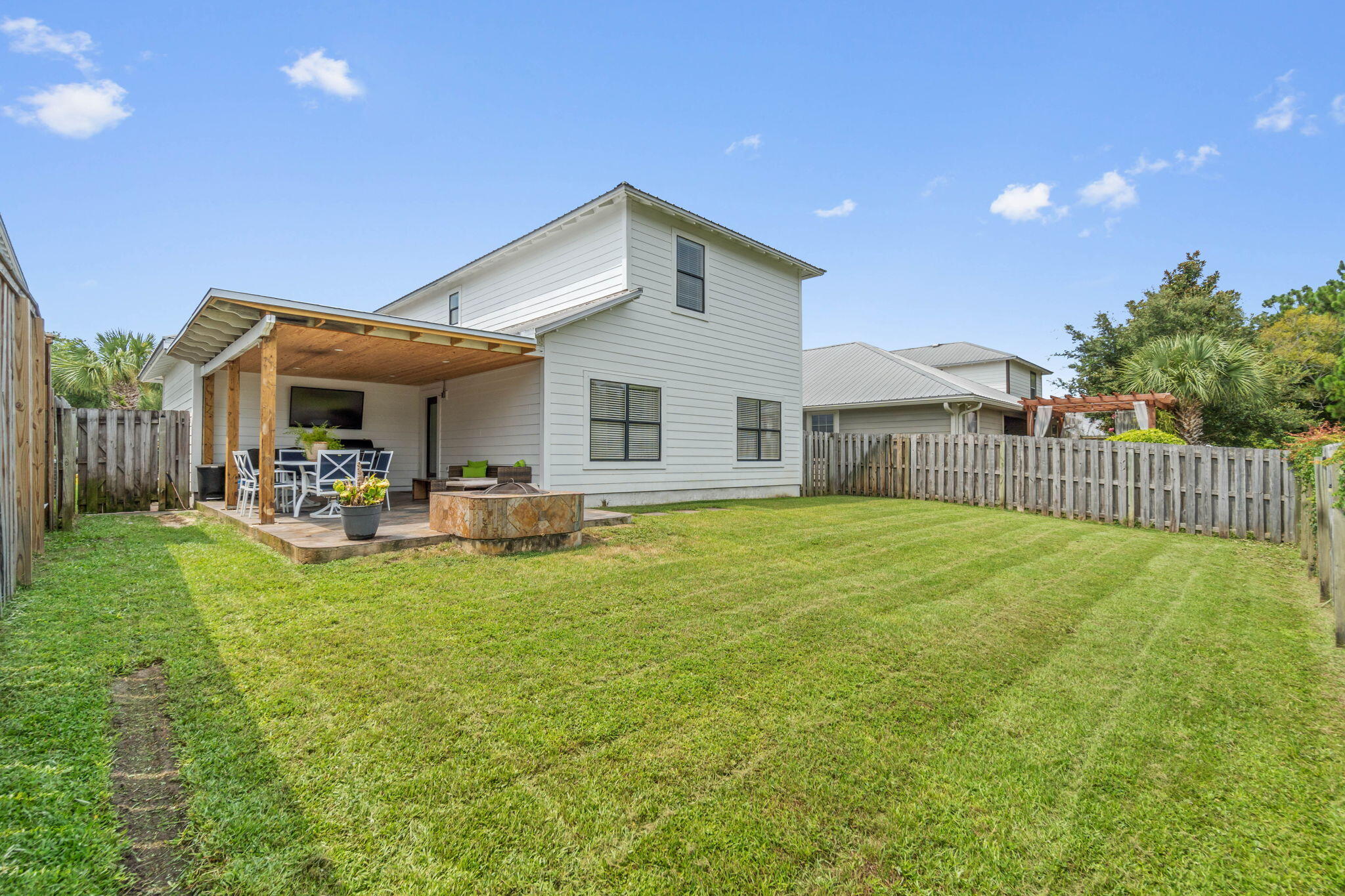 EAGLE BAY - Residential
