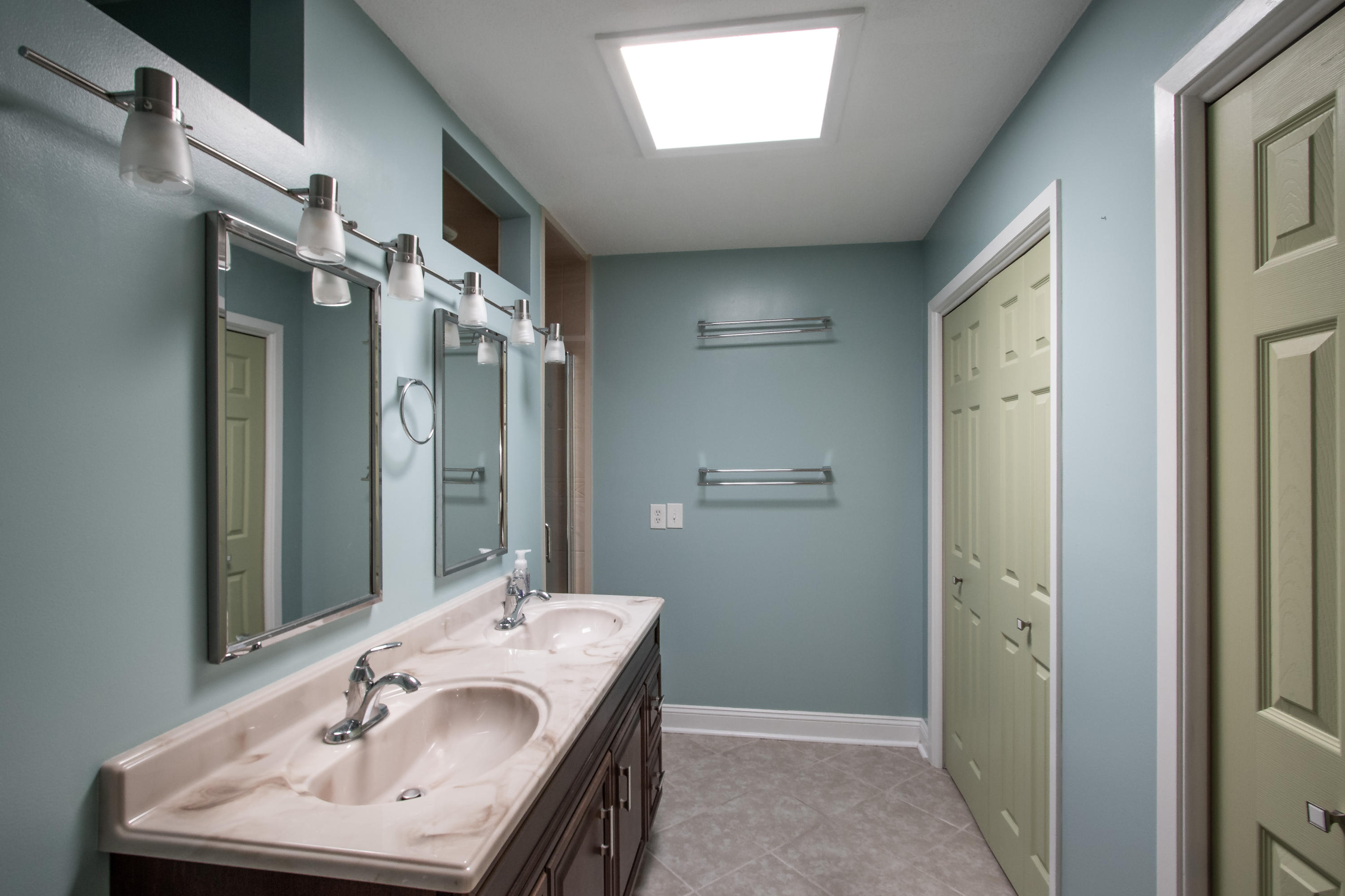 LAKE LORRAINE ESTATES 3 - Residential