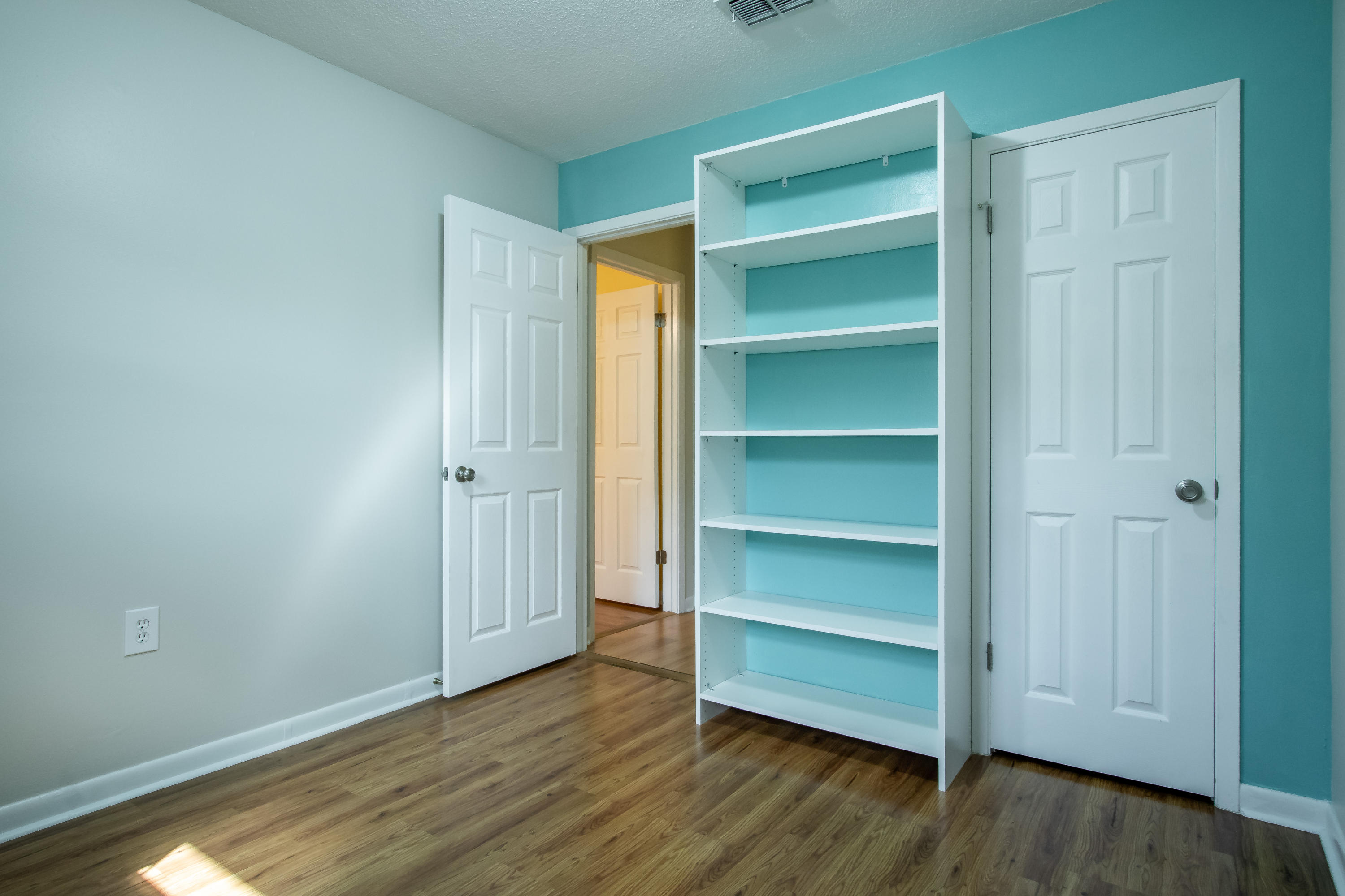 LAKE LORRAINE ESTATES 3 - Residential