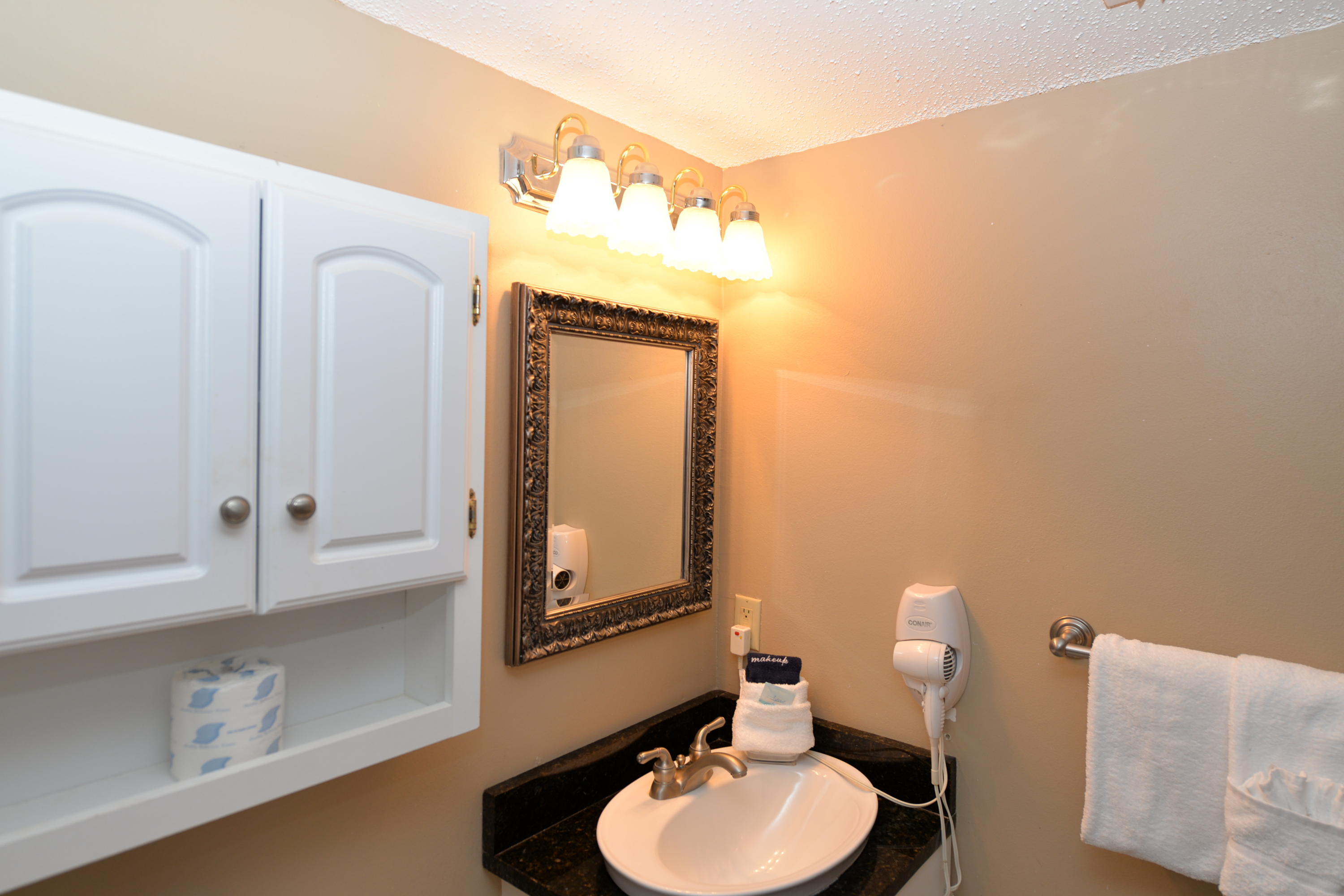 PELICAN BEACH RESORT - Residential