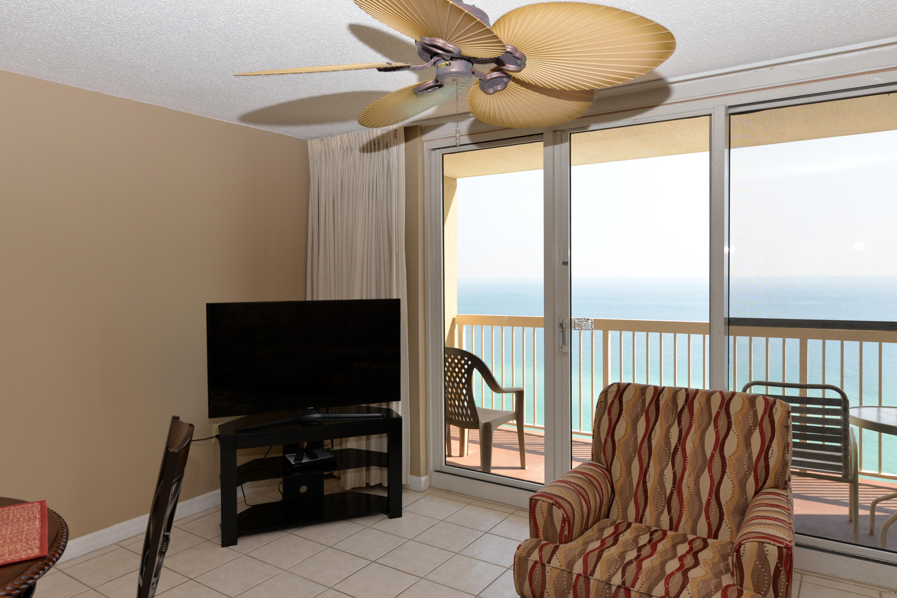 PELICAN BEACH RESORT - Residential