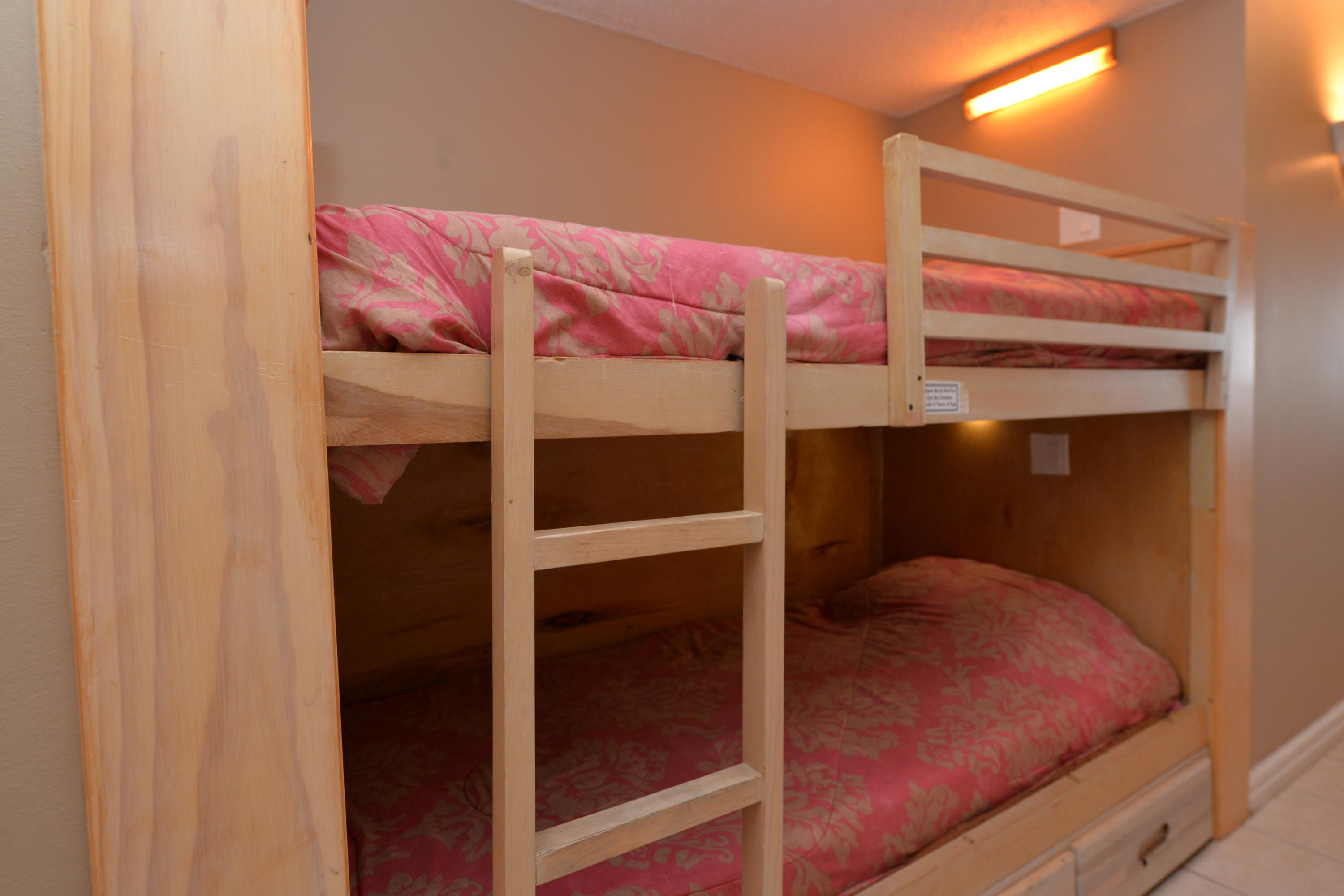 PELICAN BEACH RESORT - Residential