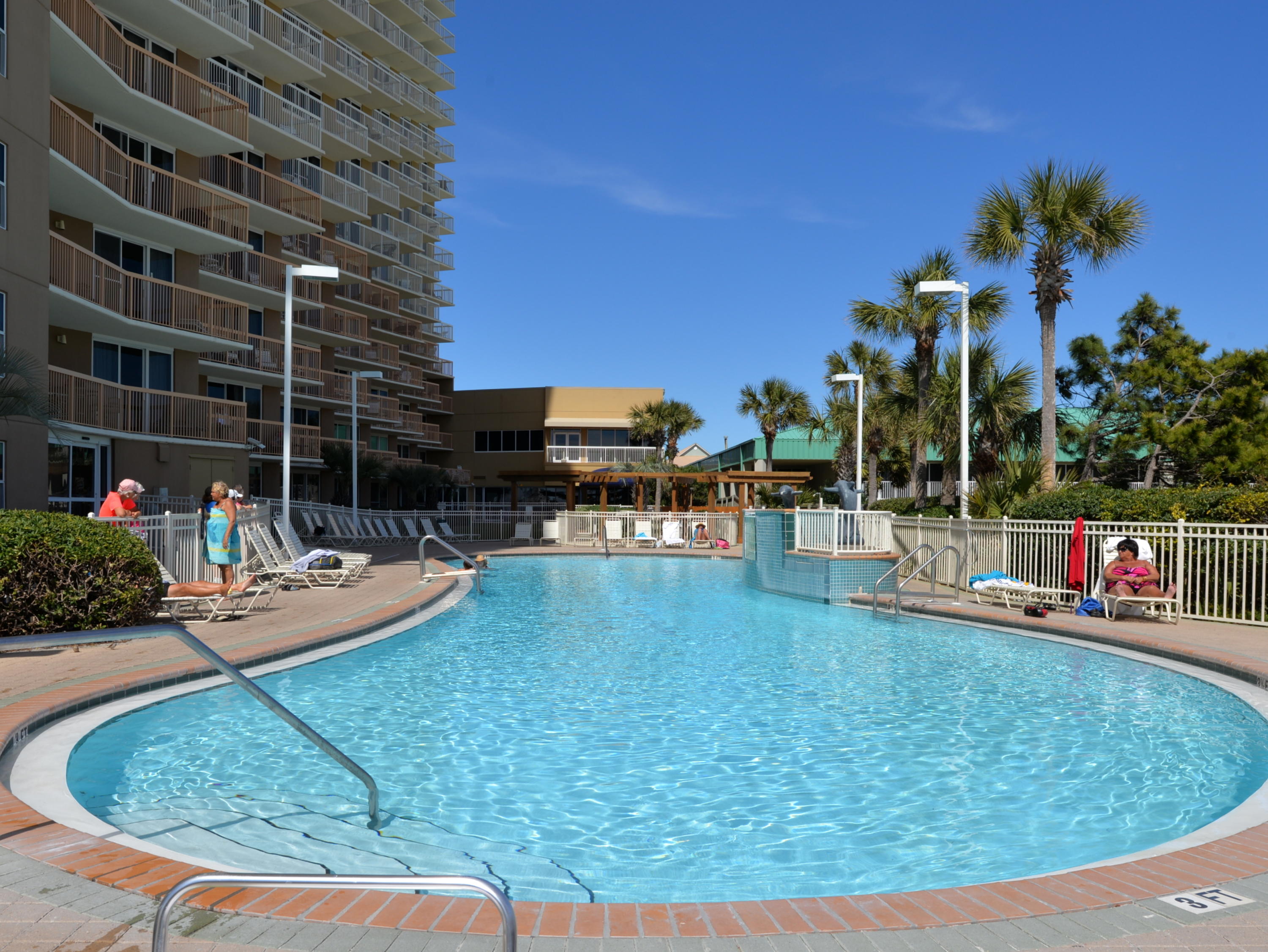 PELICAN BEACH RESORT - Residential