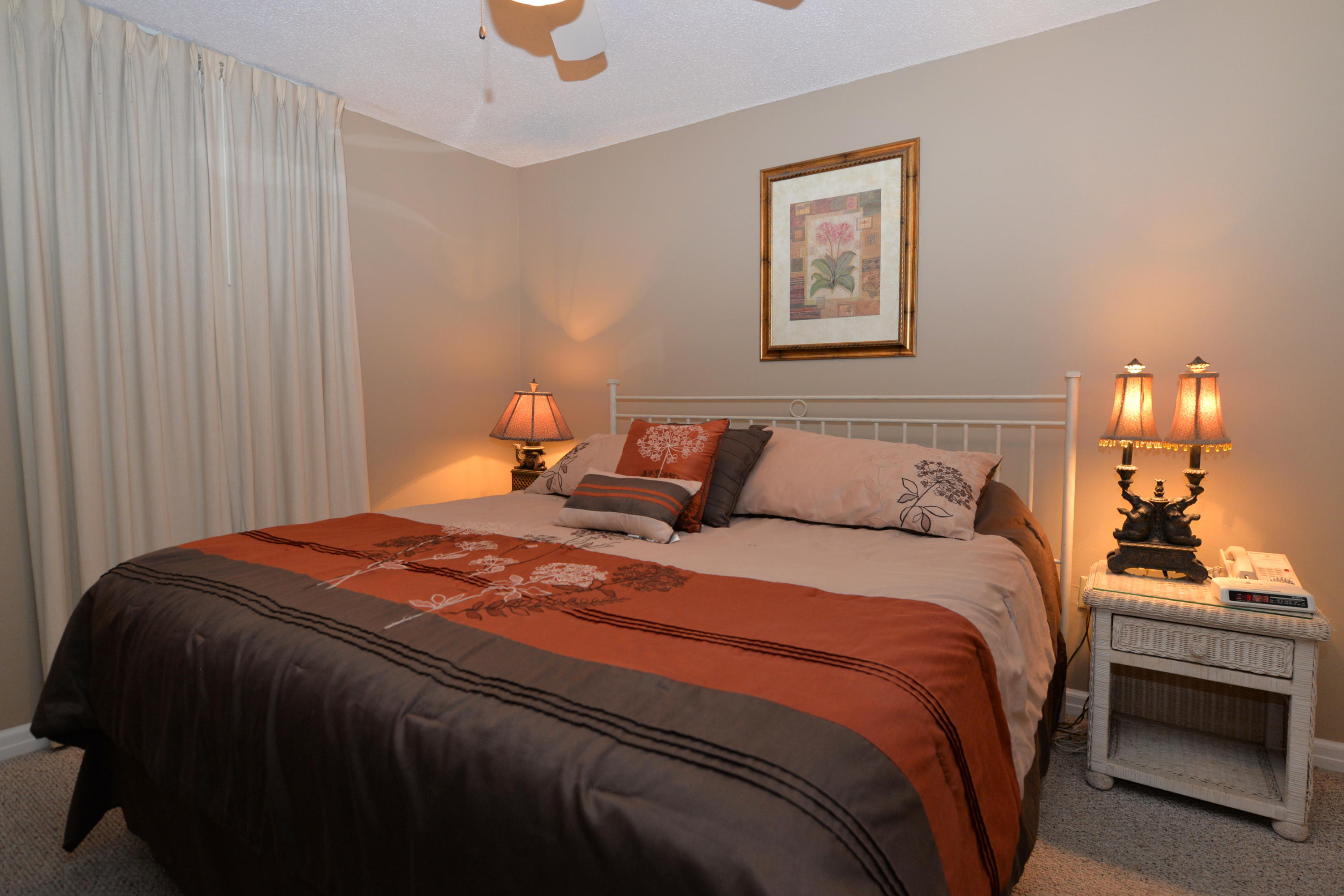 PELICAN BEACH RESORT - Residential