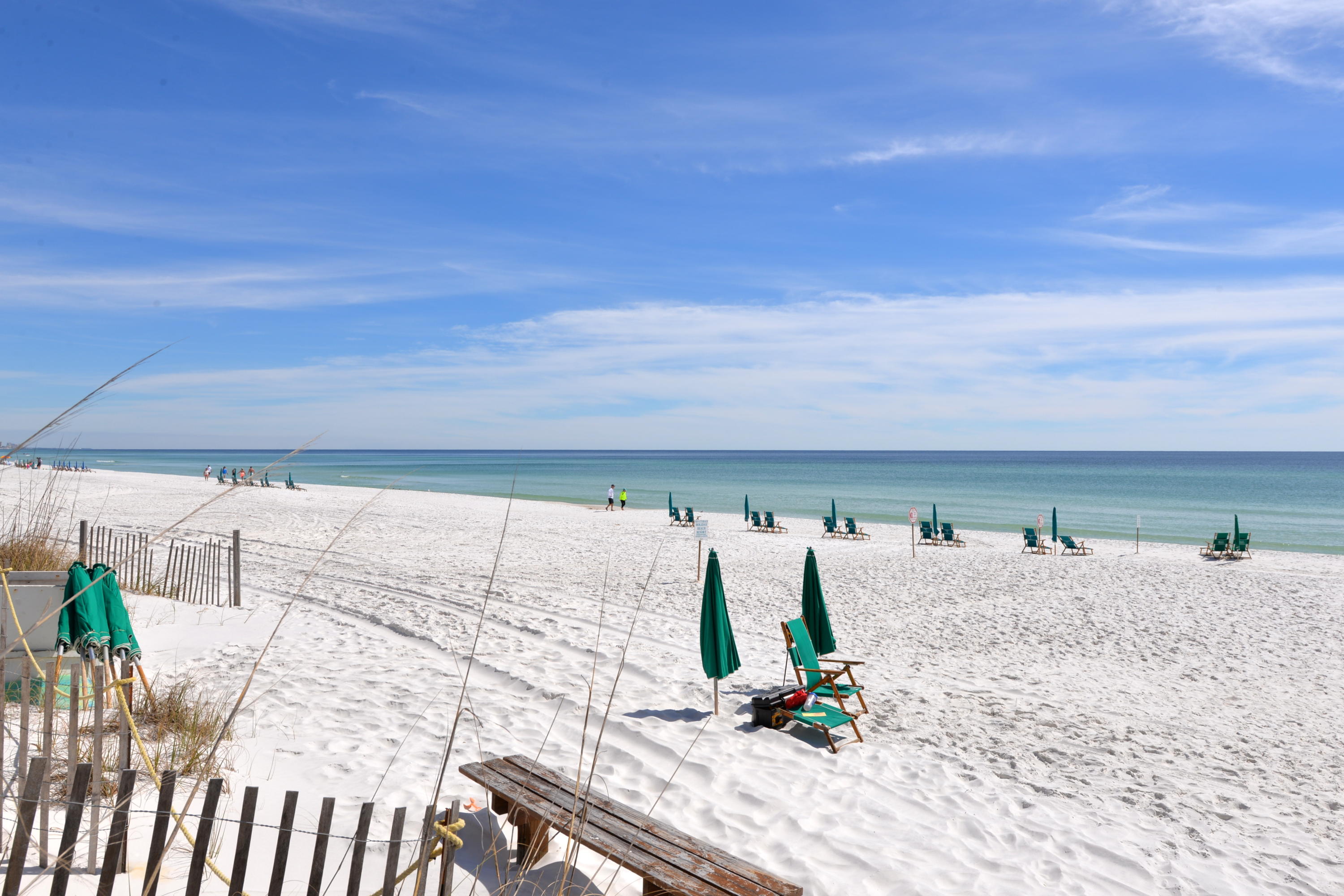 PELICAN BEACH RESORT - Residential