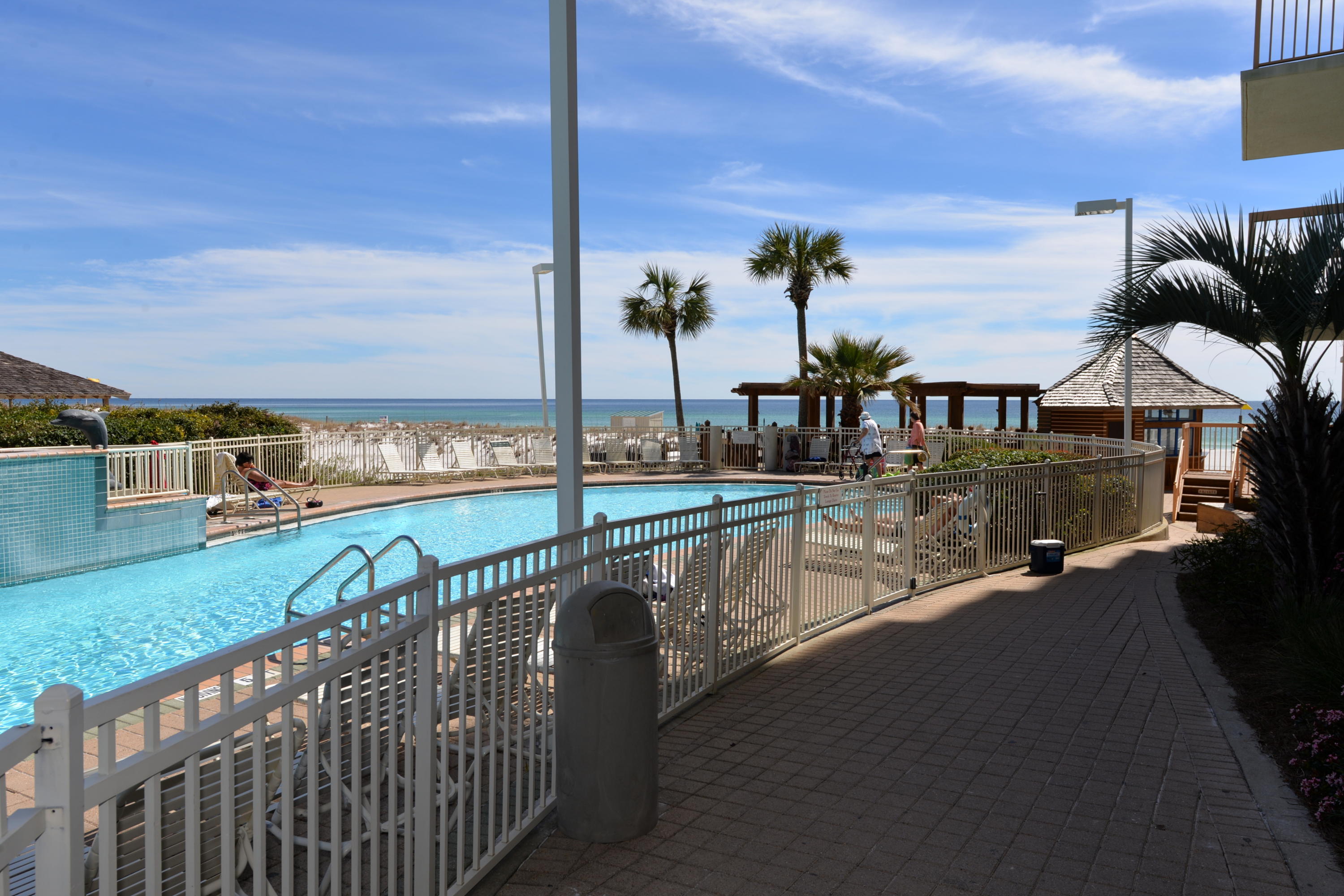 PELICAN BEACH RESORT - Residential