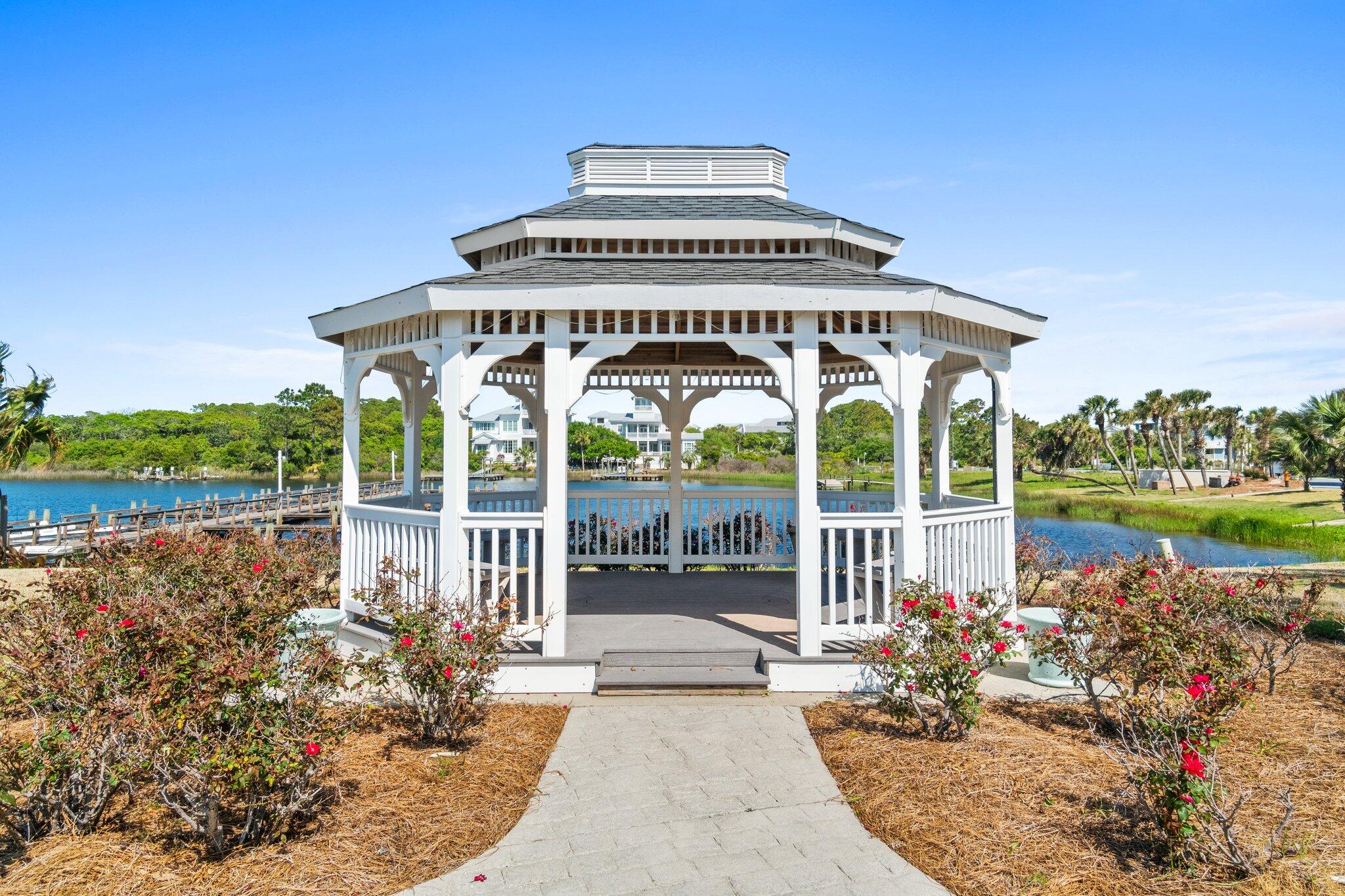 PINNACLE PORT - Residential