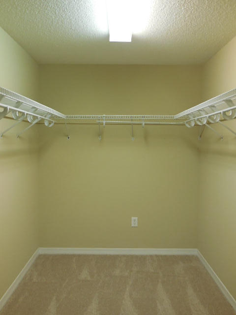 MIRROR LAKE - Residential