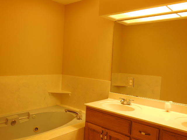 MIRROR LAKE - Residential