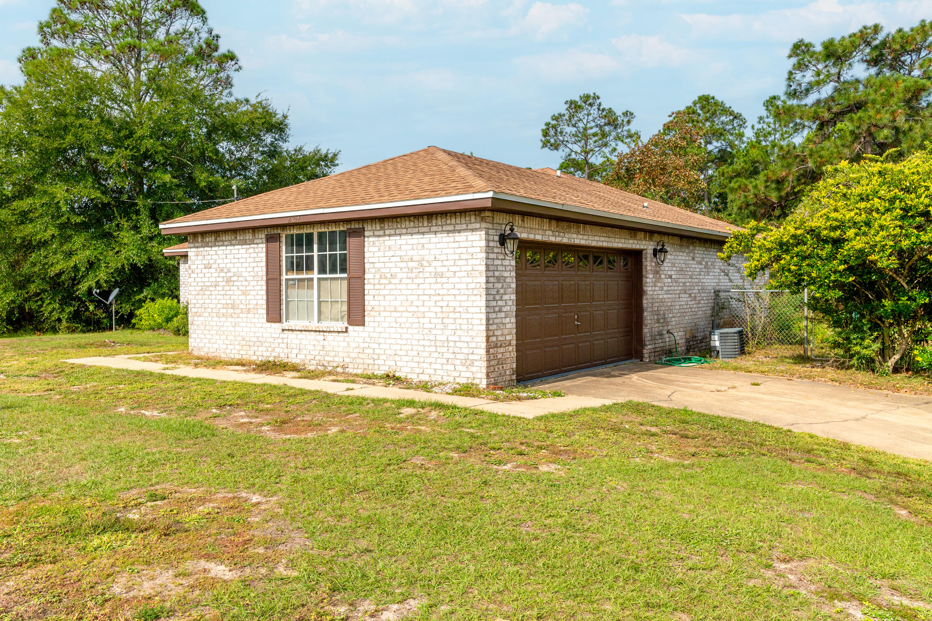 HOLLEY BY THE SEA - Residential