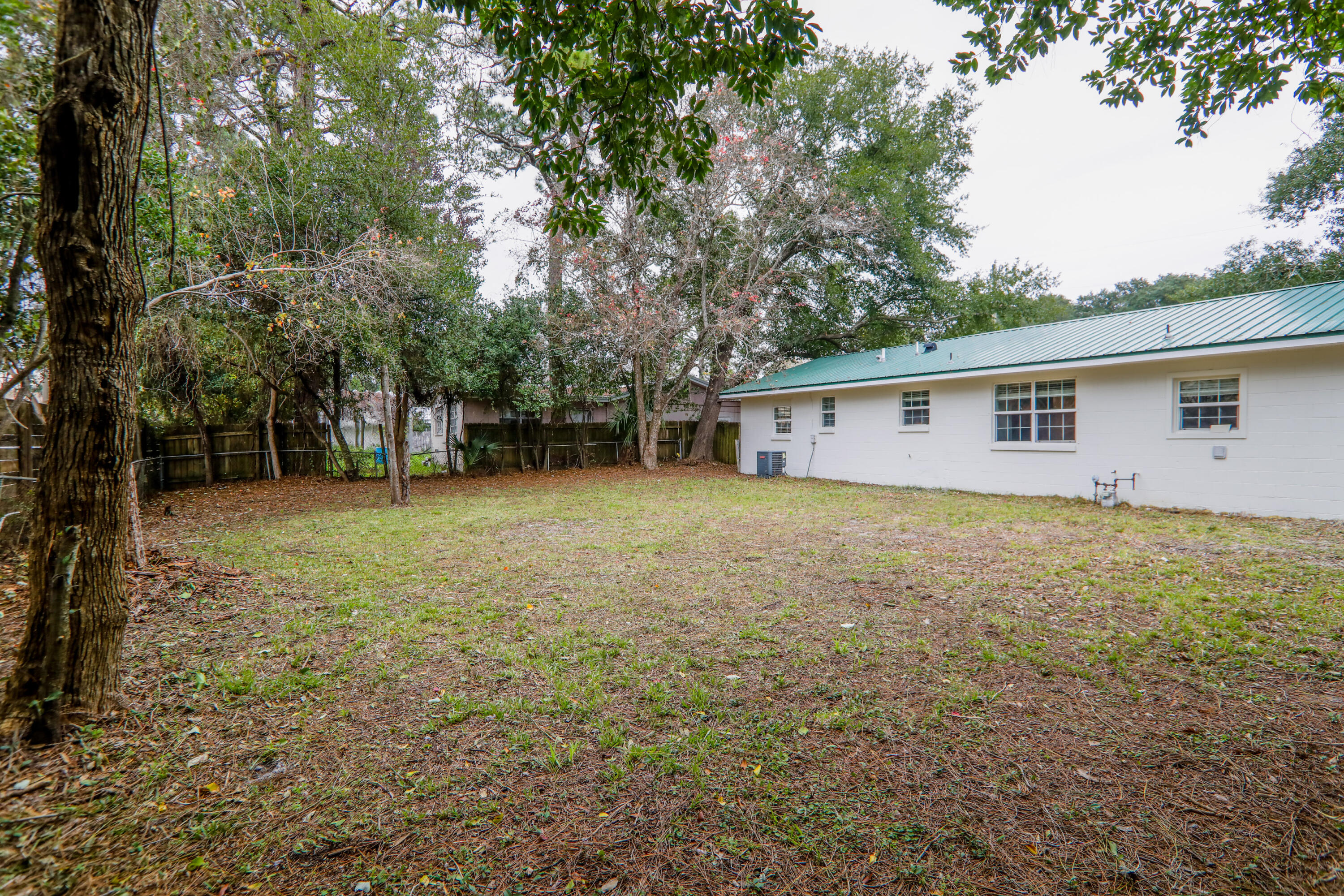 HOWARD S/D - Residential