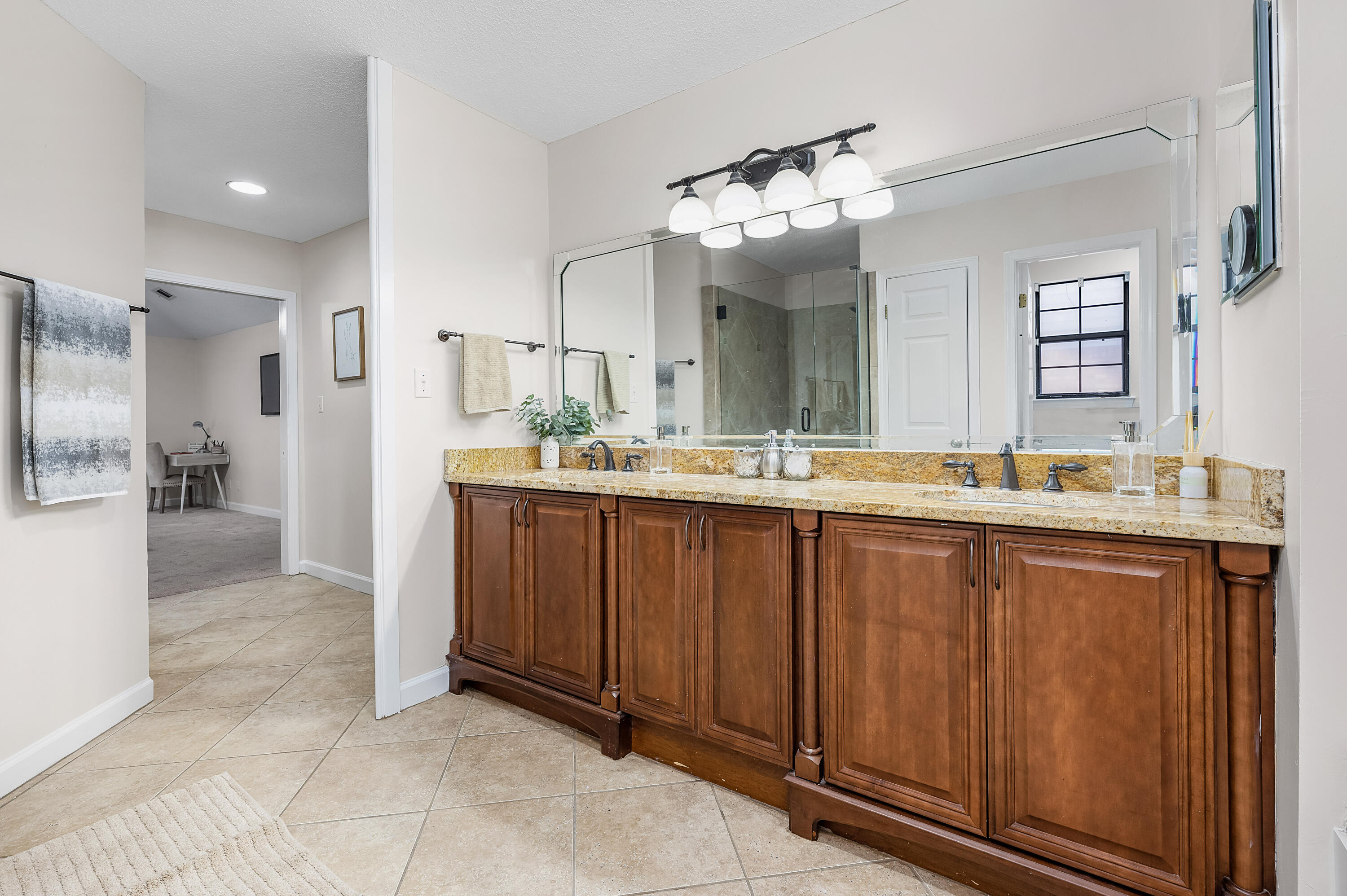 LAKE POINTE - Residential