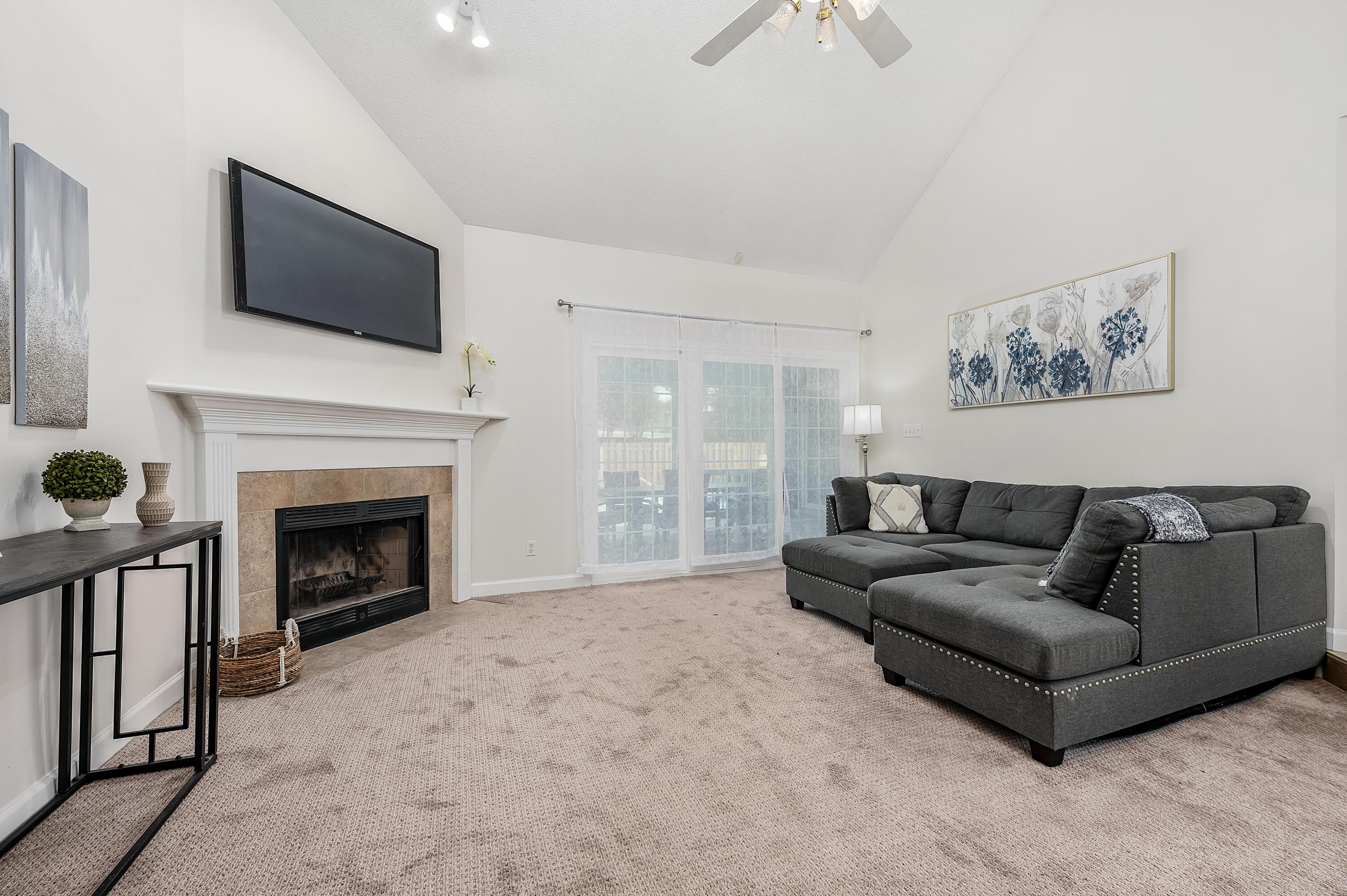 LAKE POINTE - Residential