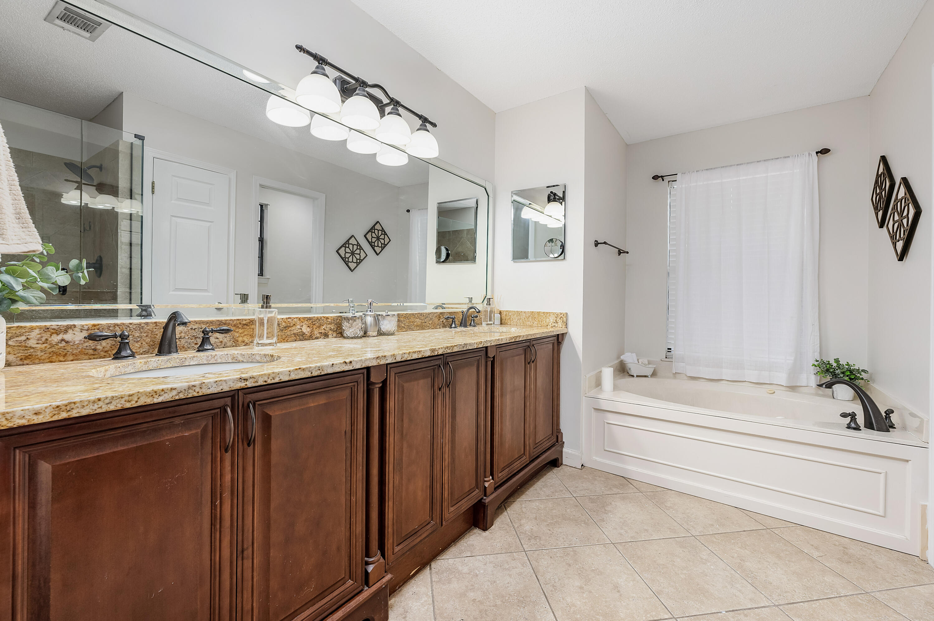 LAKE POINTE - Residential